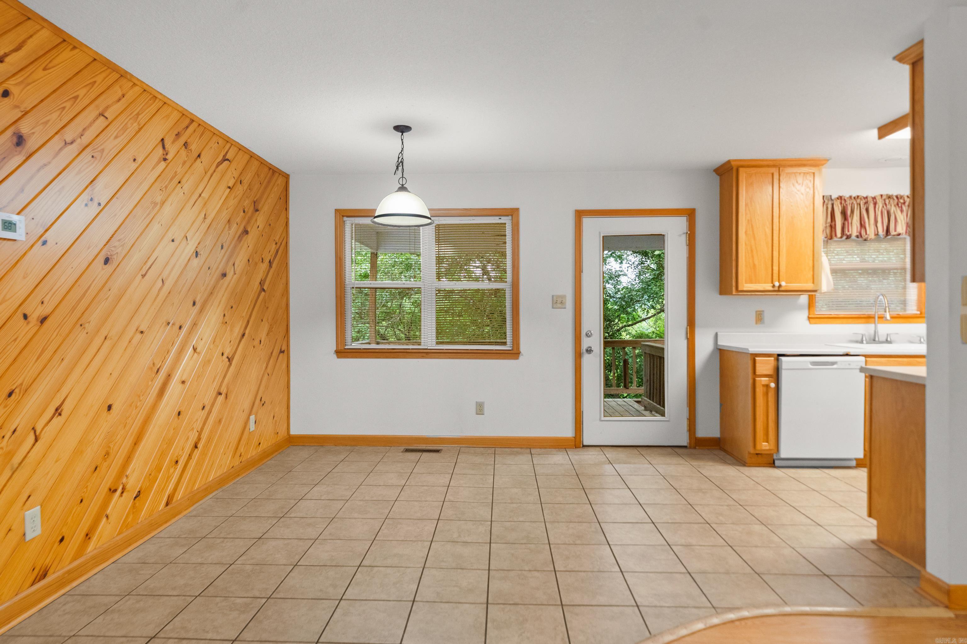 ARROWHEAD LAKE ESTATES 3 - Residential