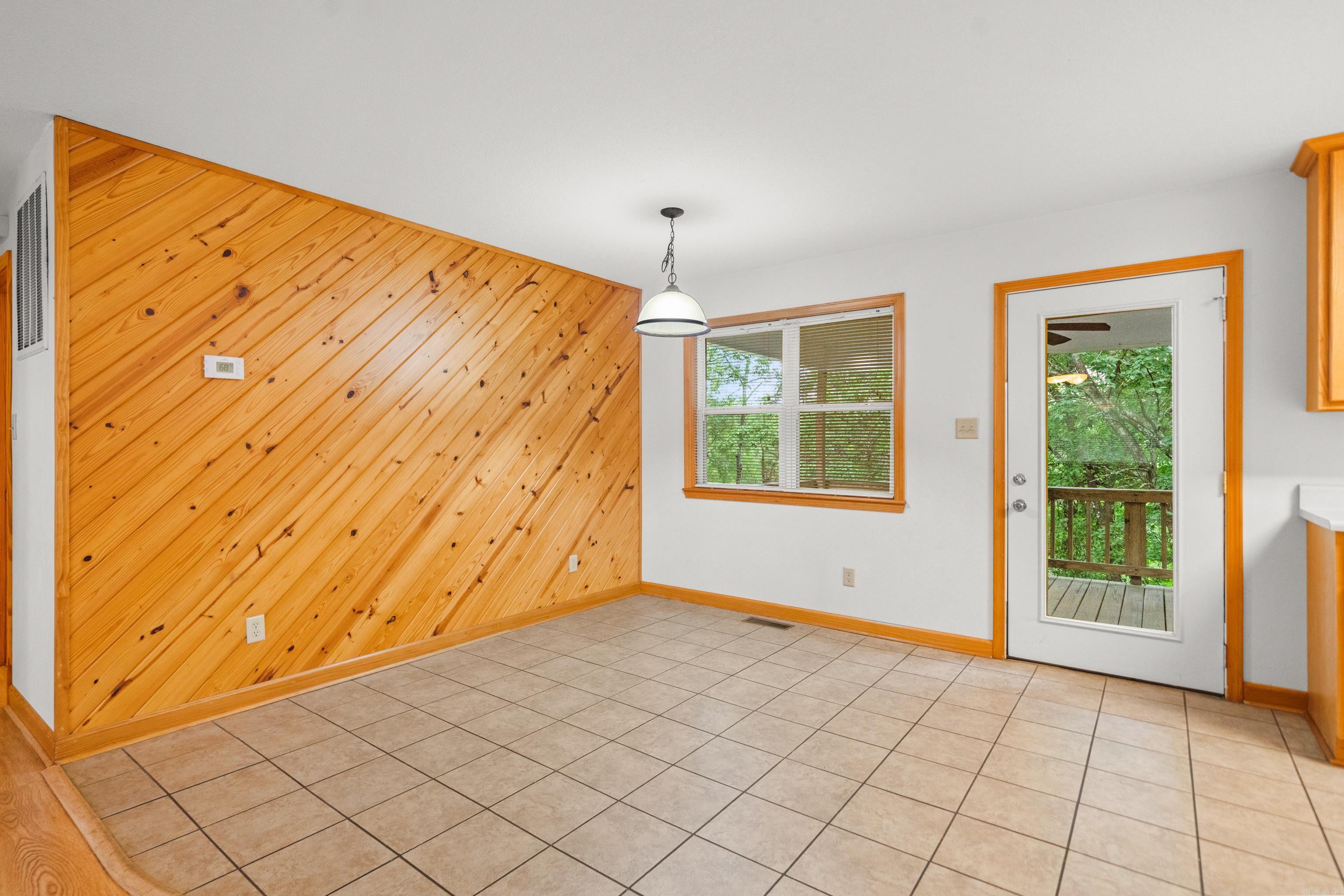 ARROWHEAD LAKE ESTATES 3 - Residential