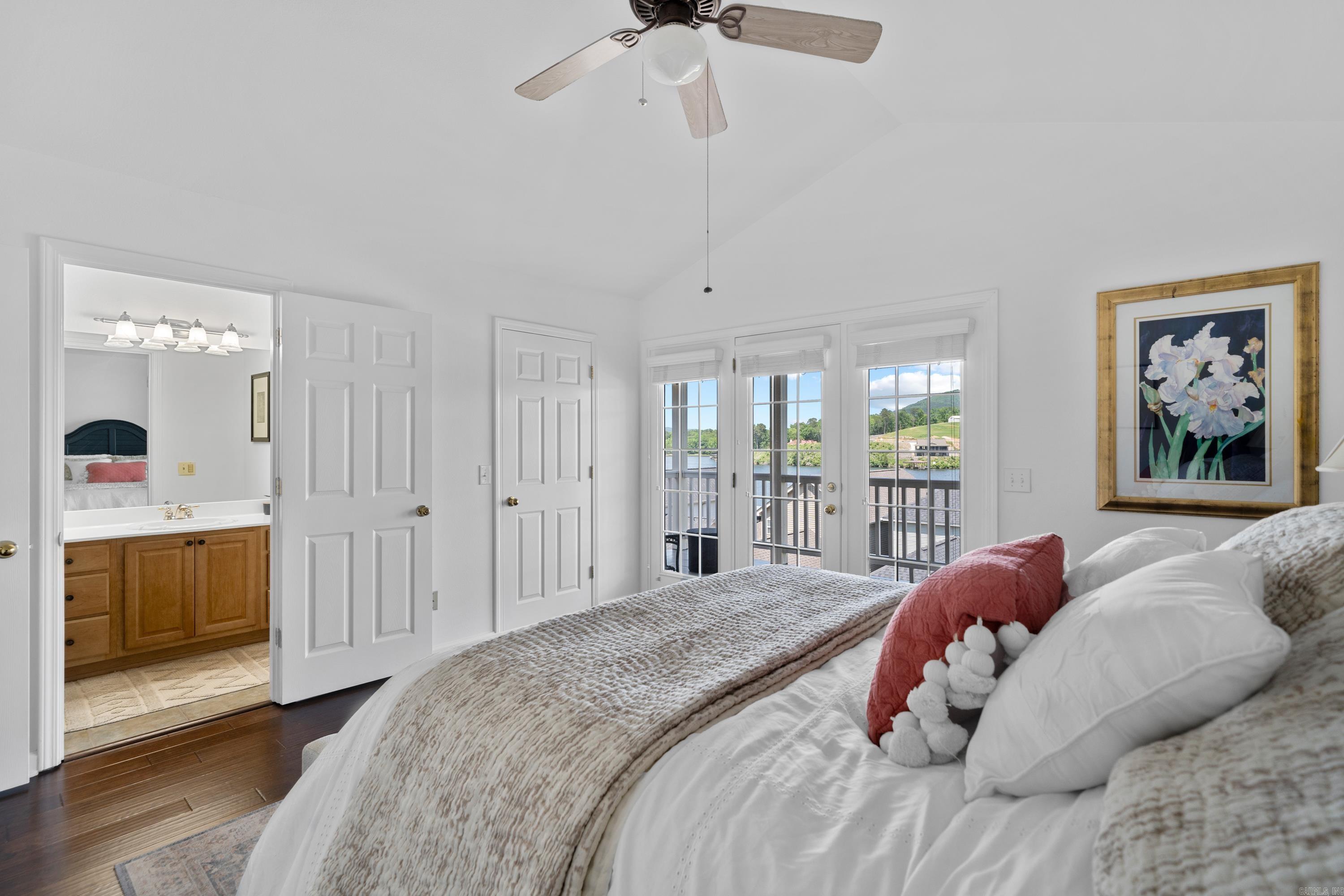 MAJESTIC LAKE VILLAGE TOWNHOMES - Residential