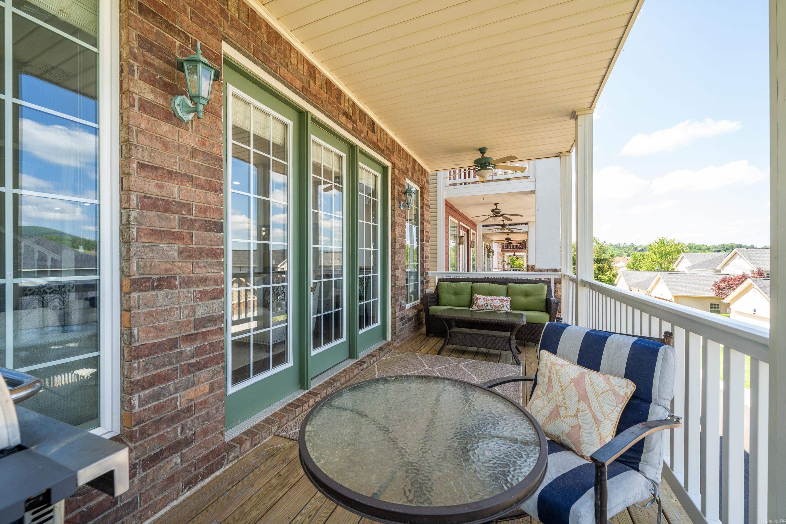 MAJESTIC LAKE VILLAGE TOWNHOMES - Residential