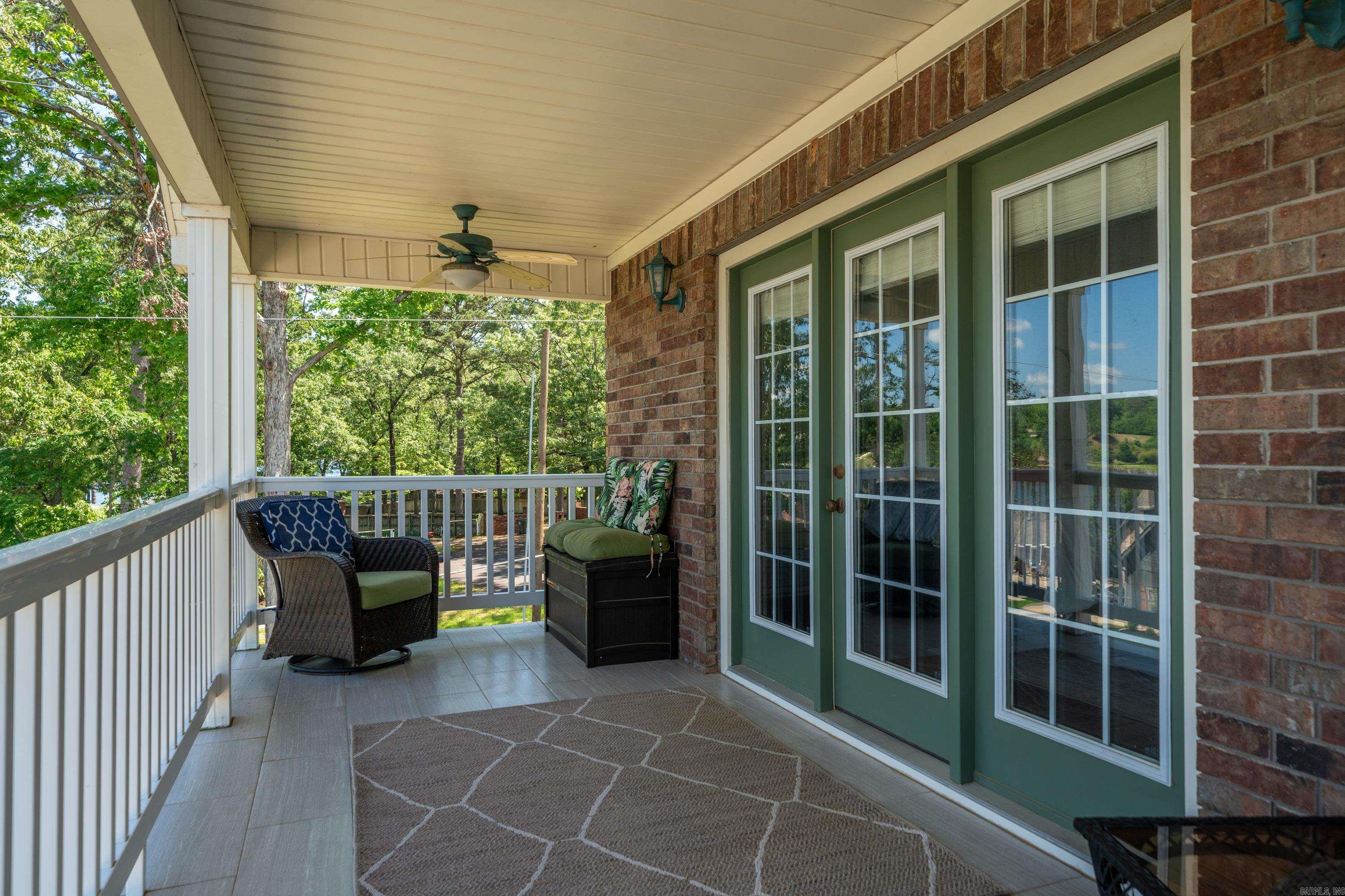 MAJESTIC LAKE VILLAGE TOWNHOMES - Residential