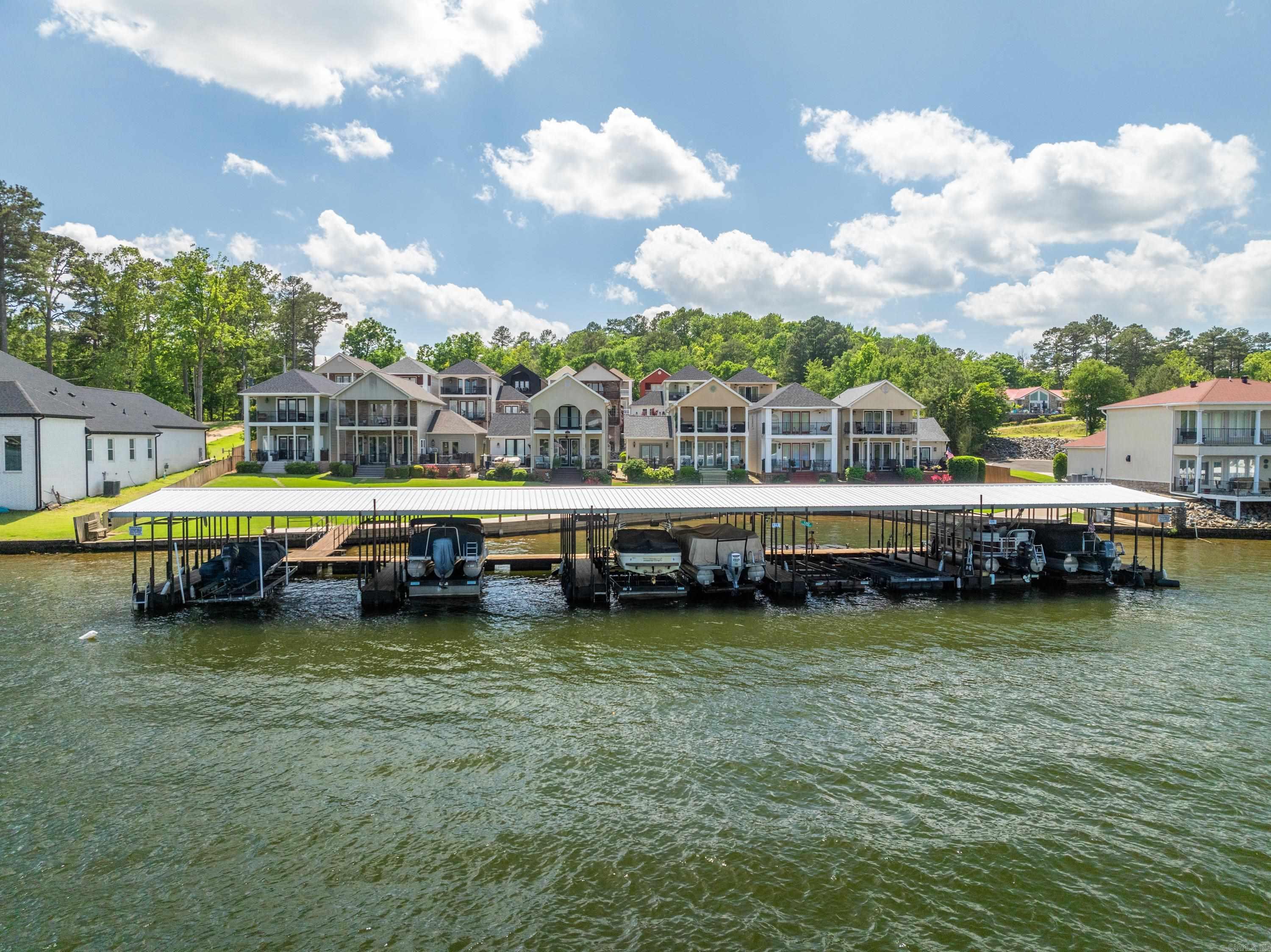 MAJESTIC LAKE VILLAGE TOWNHOMES - Residential