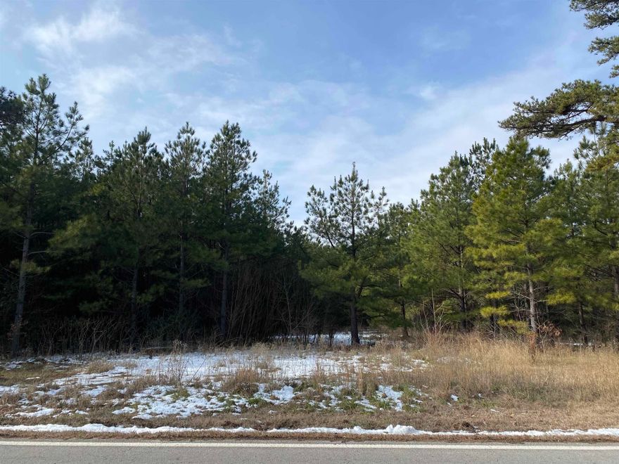 4 acres with Hwy 110 frontage close to the Little Red River and 15 minutes to Greers Ferry Lake. Acreage was an old home site, has an old septic and a well. Public water and utilities available at site. There is a creek in the north west corner of the property. The majority of the acreage is wooded. Survey on file. Mineral Rights do not convey.