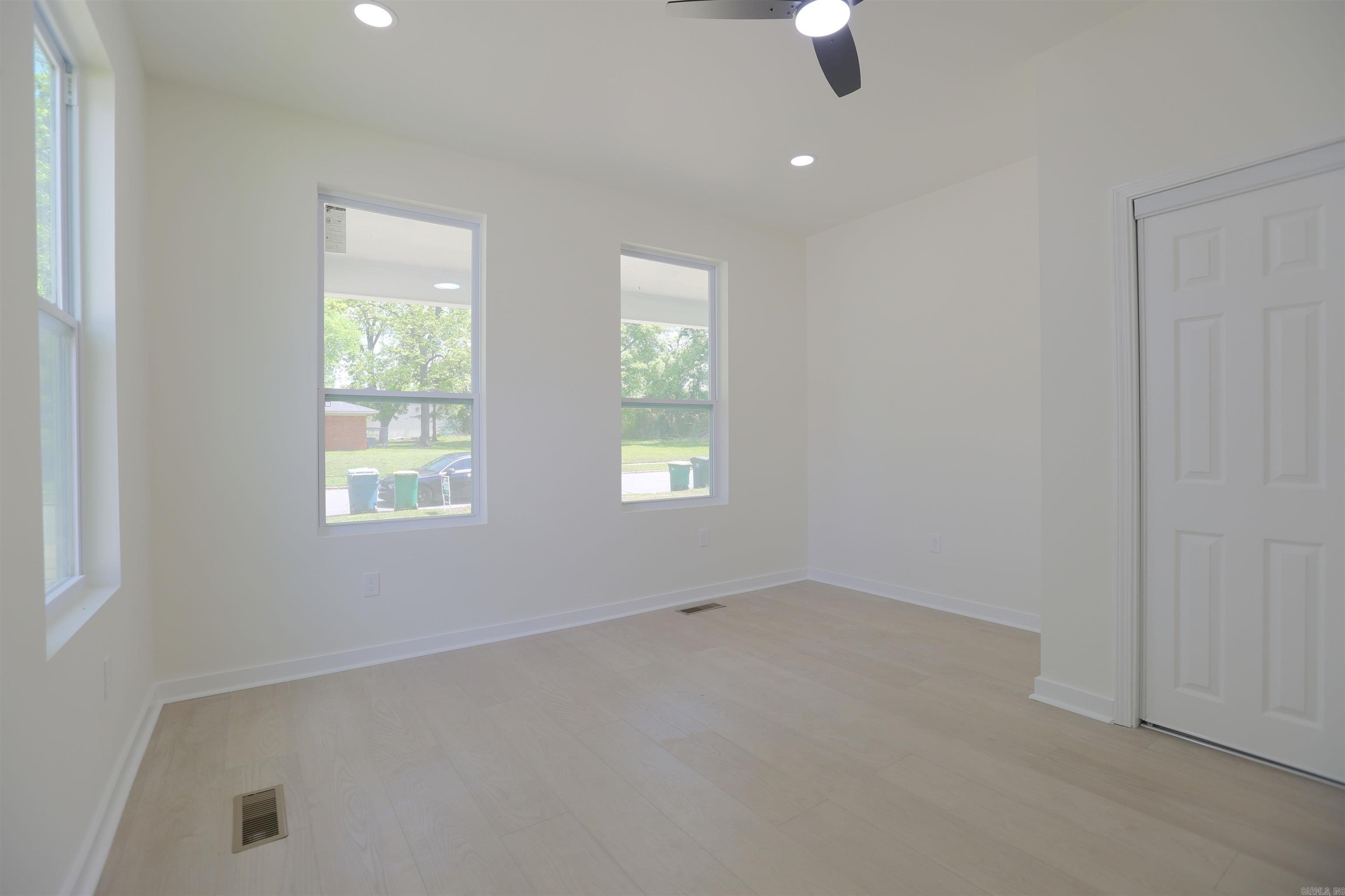 CITY OF LR L15 - Residential