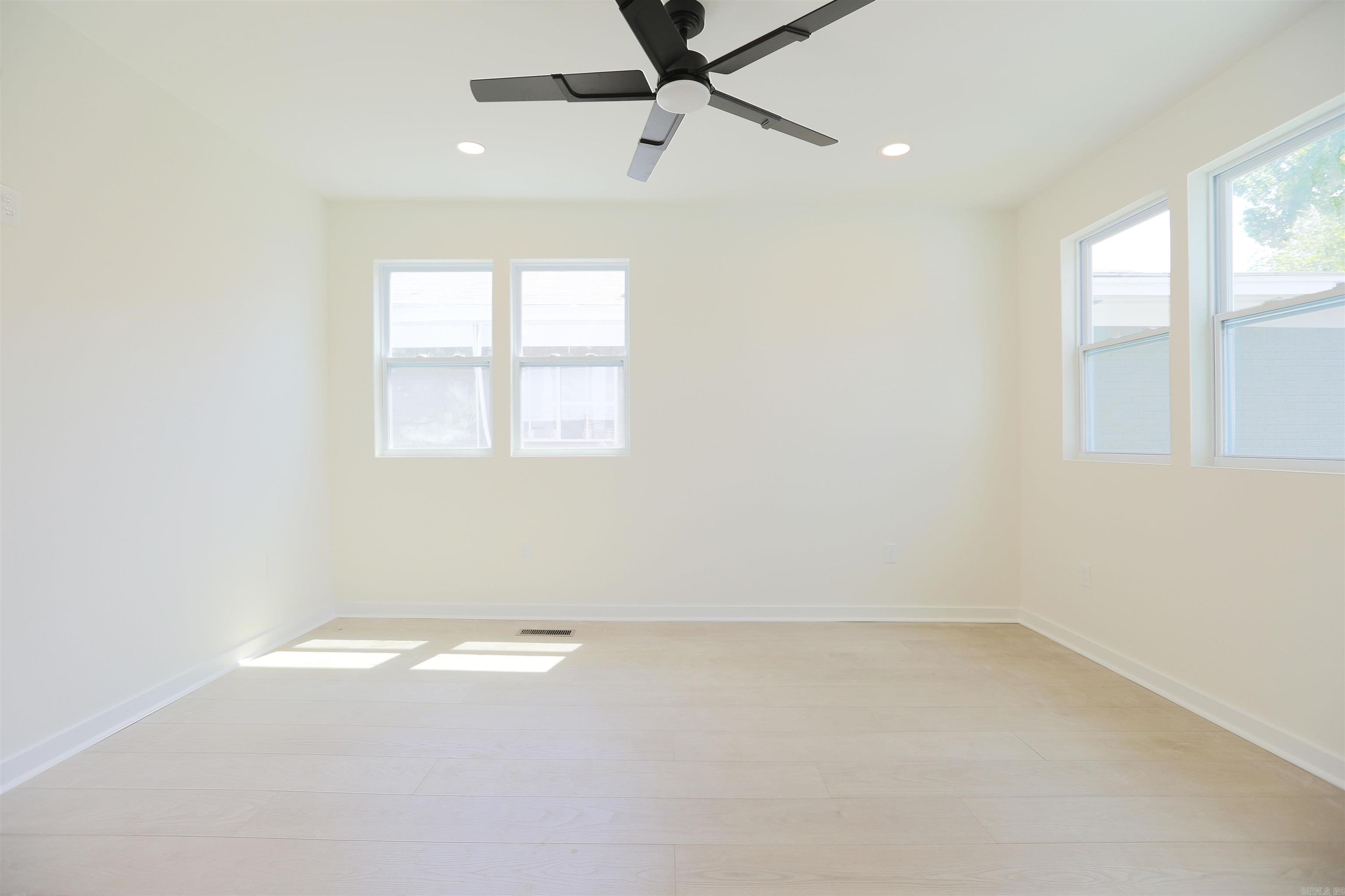 CITY OF LR L15 - Residential