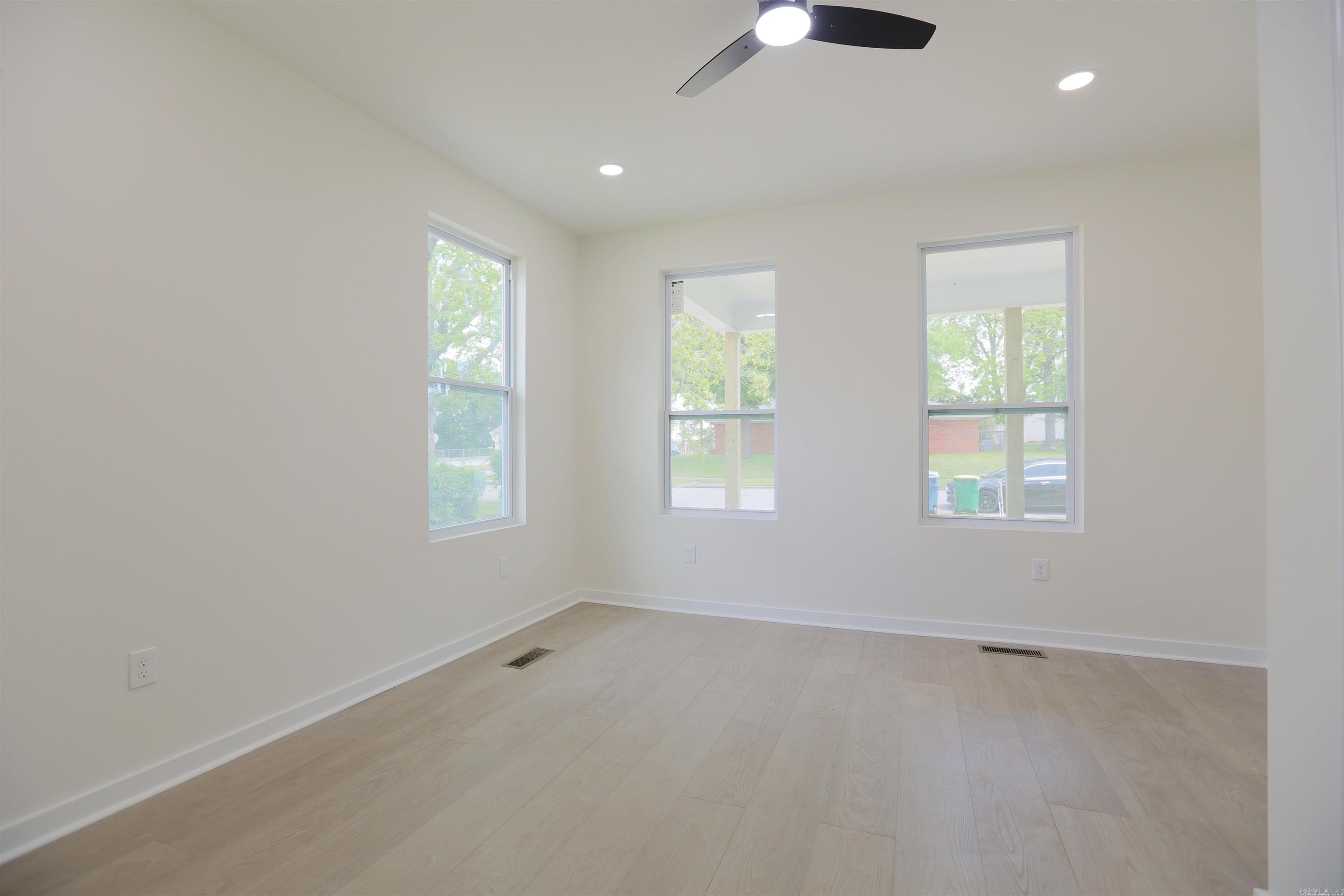 CITY OF LR L15 - Residential