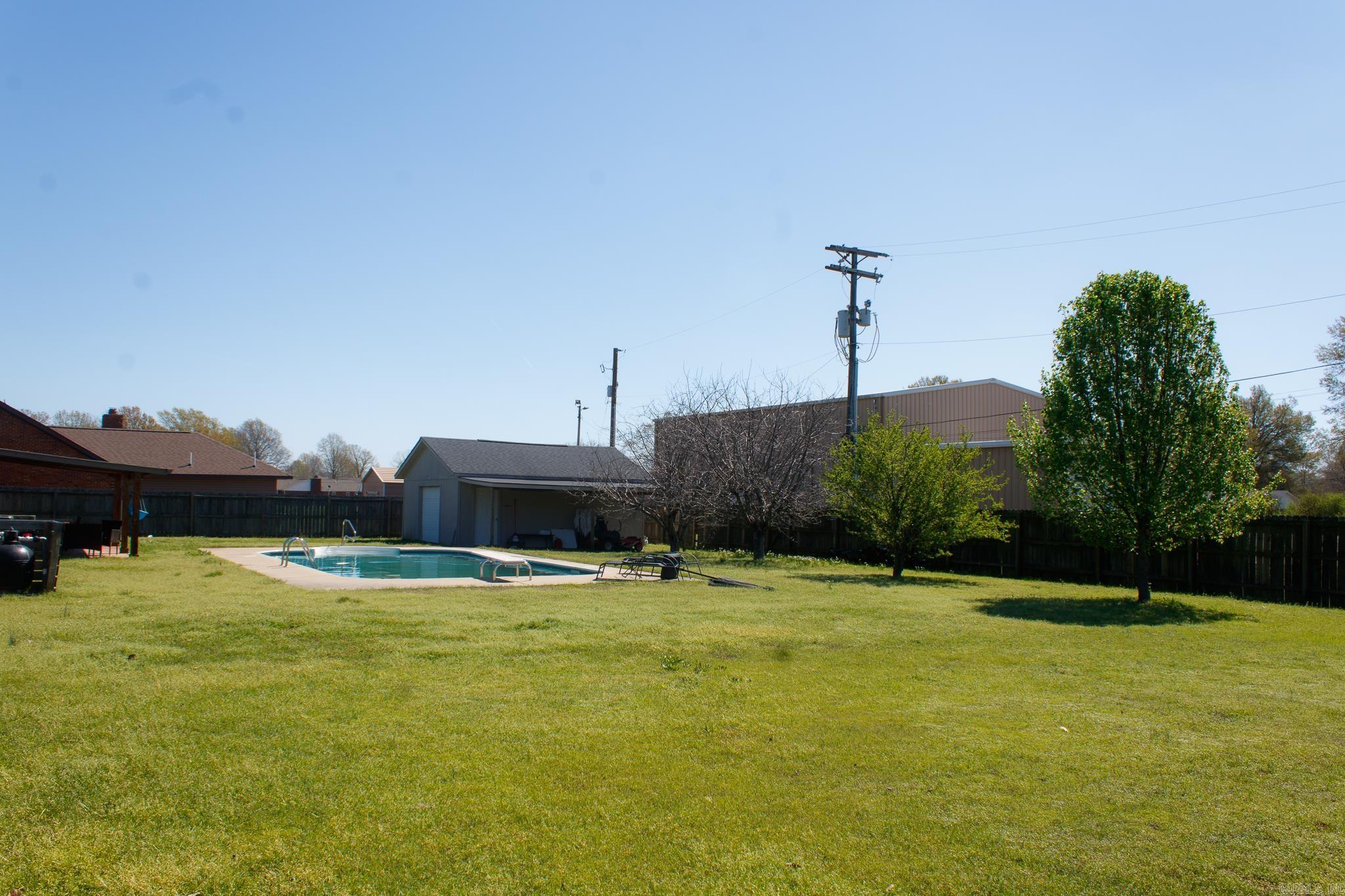 Pennys Mcccken - Residential