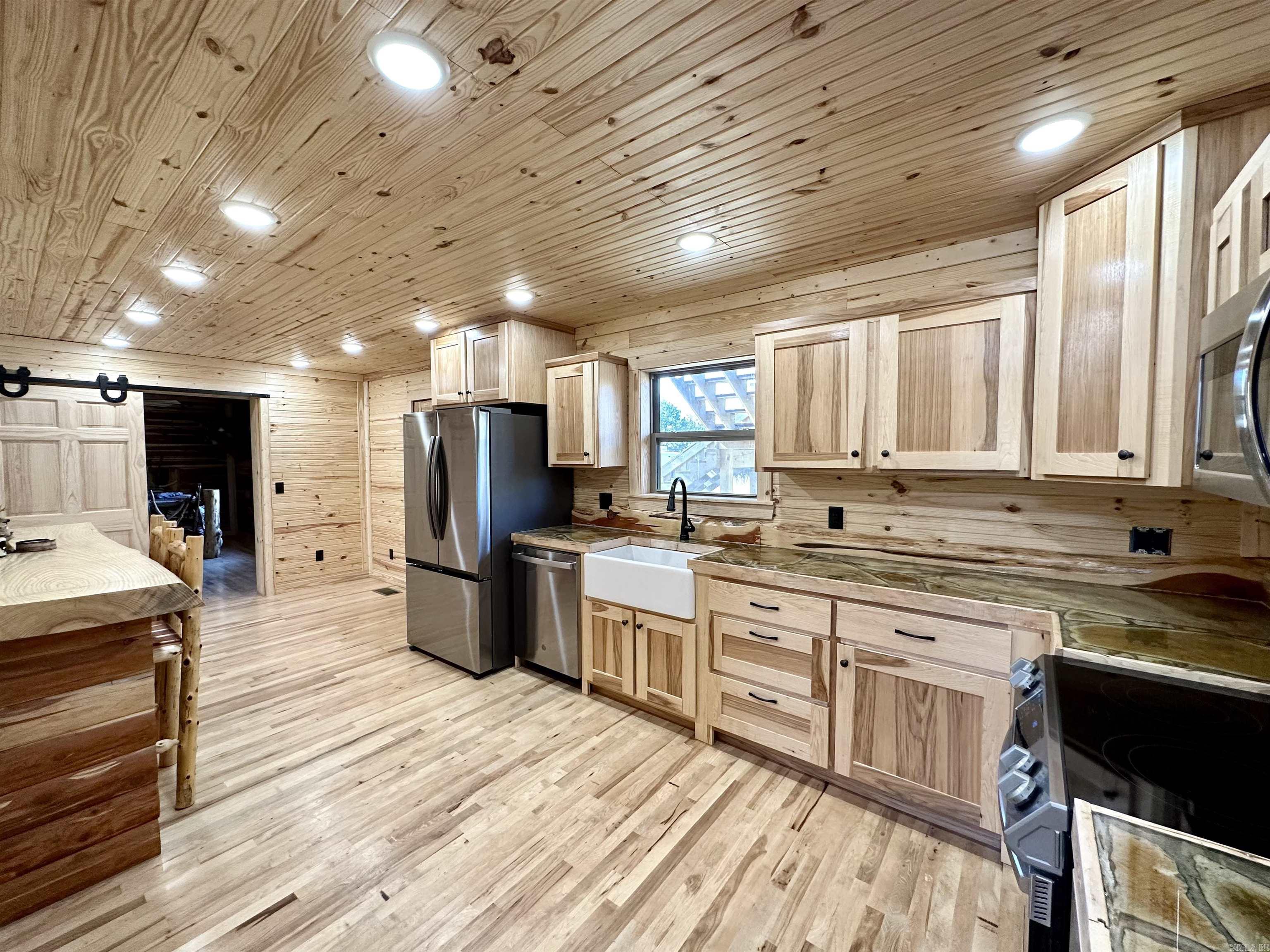 TOP OF THE LAKES EST - Residential