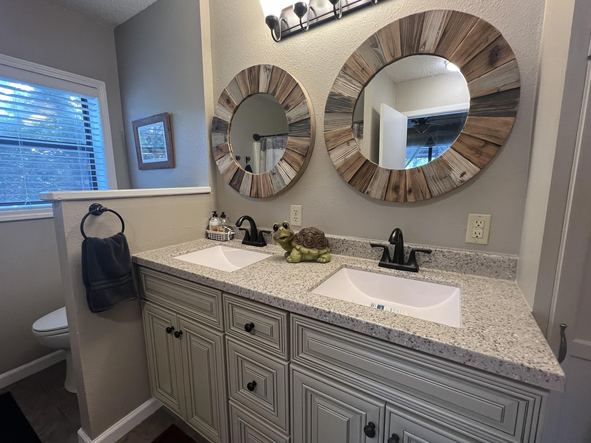 WOODLAND HILLS - Residential