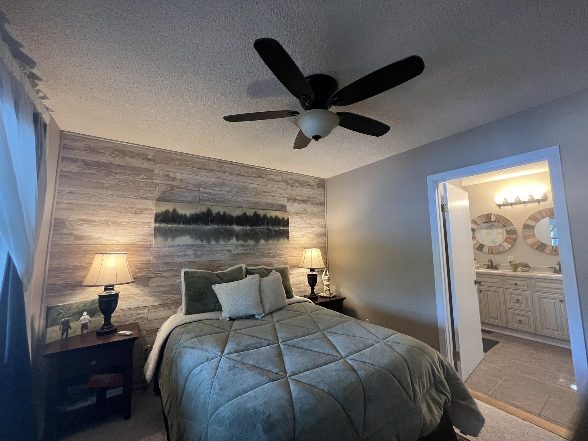 WOODLAND HILLS - Residential