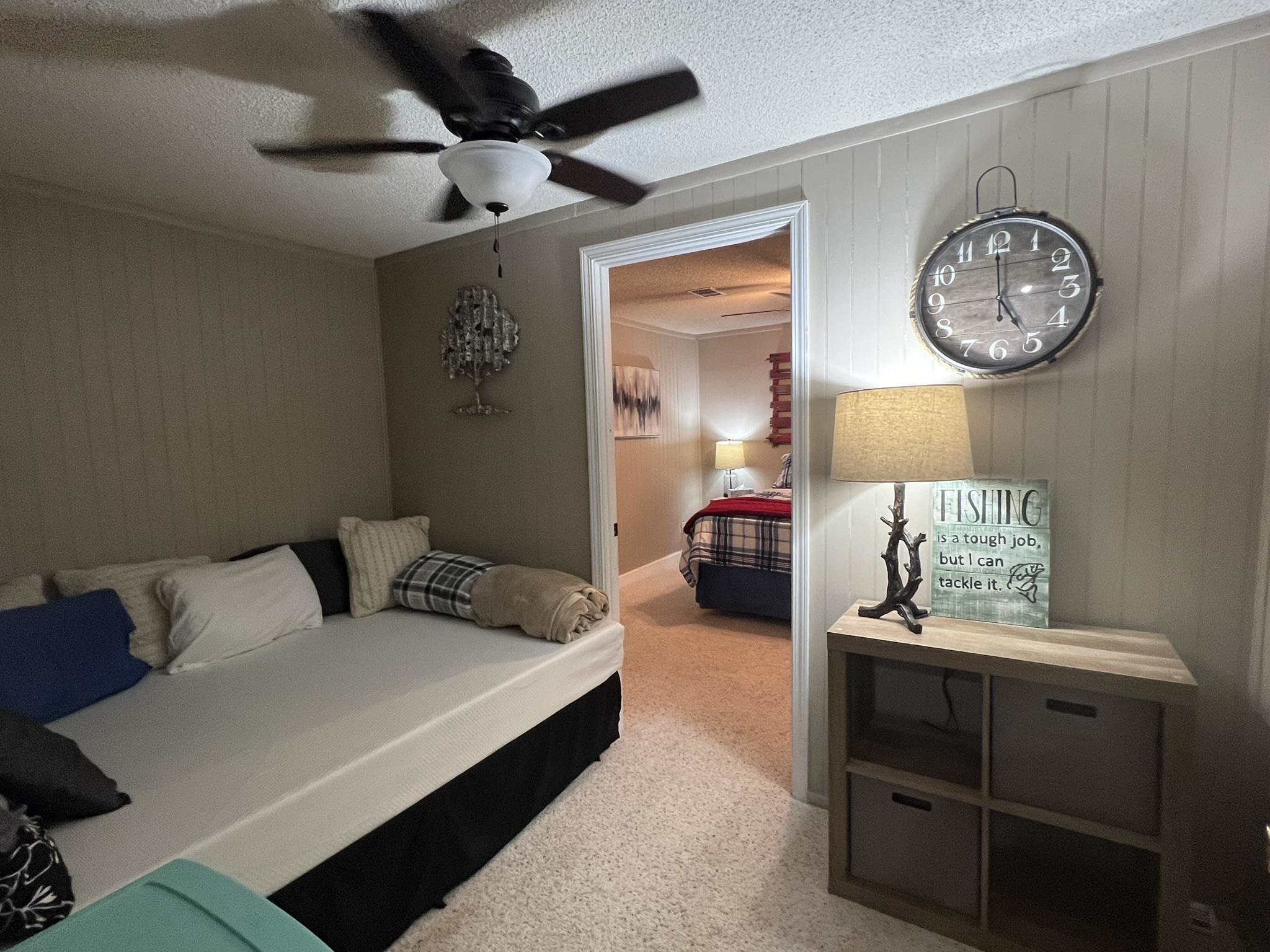 WOODLAND HILLS - Residential