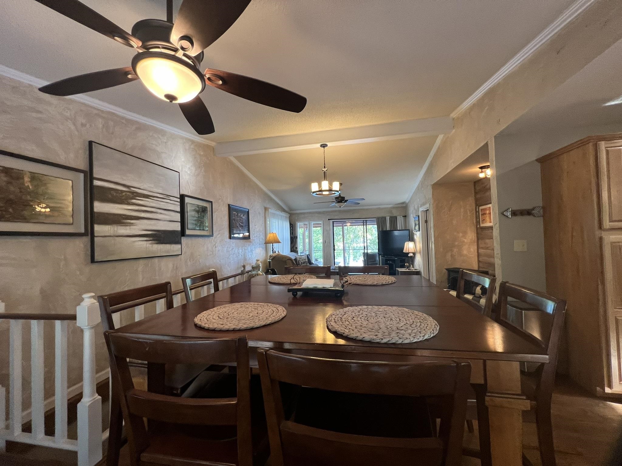 WOODLAND HILLS - Residential