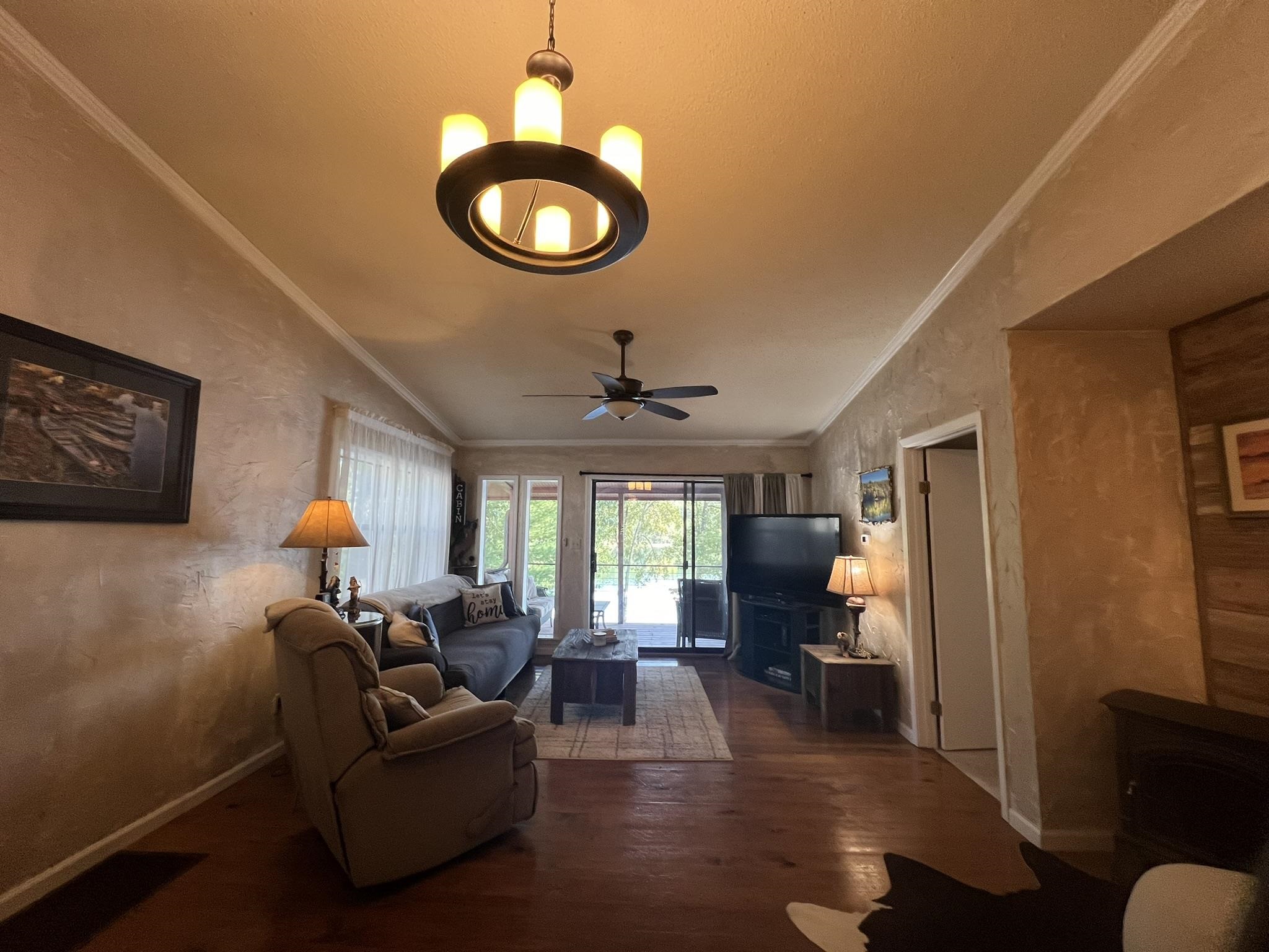 WOODLAND HILLS - Residential