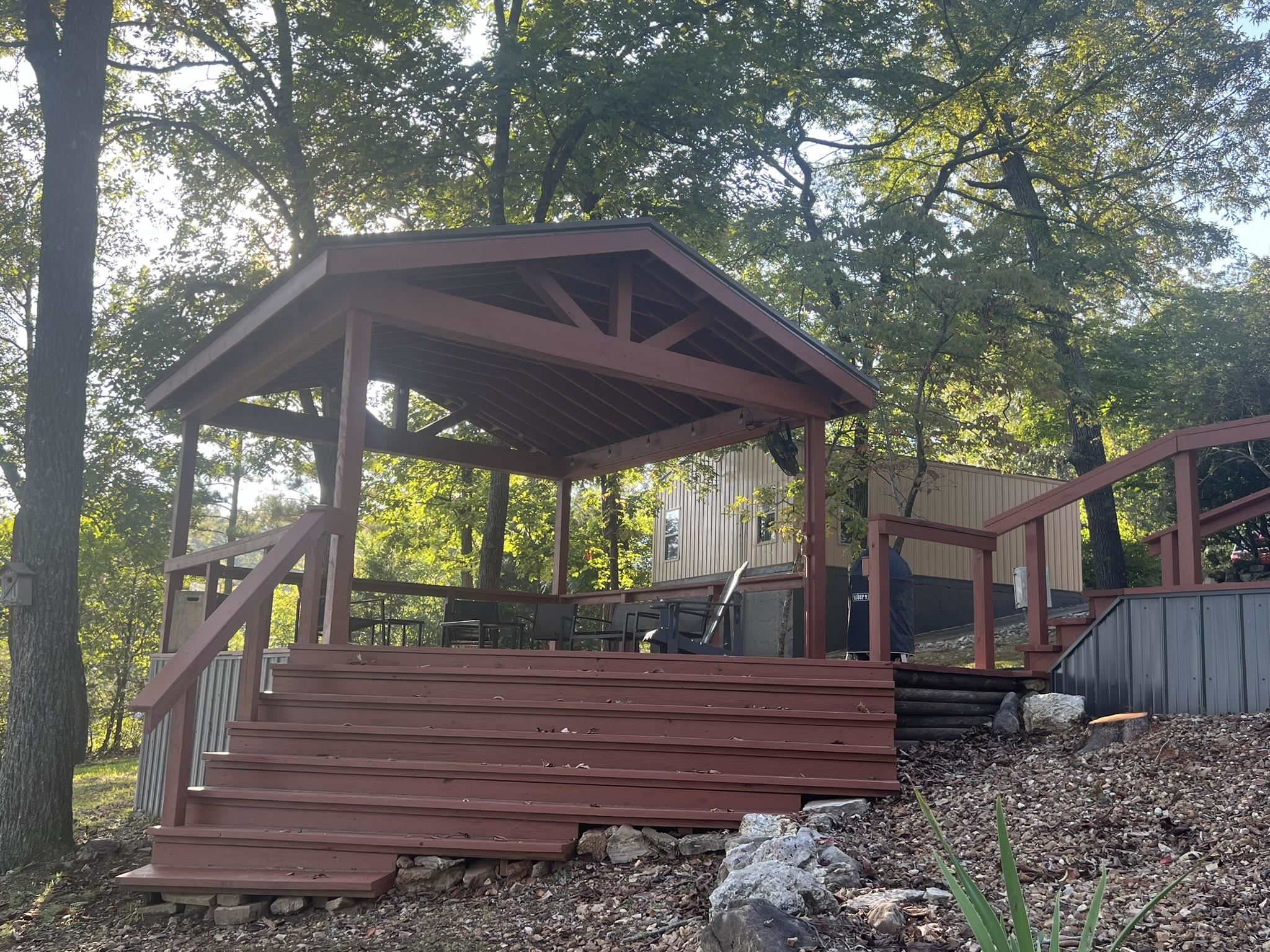 WOODLAND HILLS - Residential