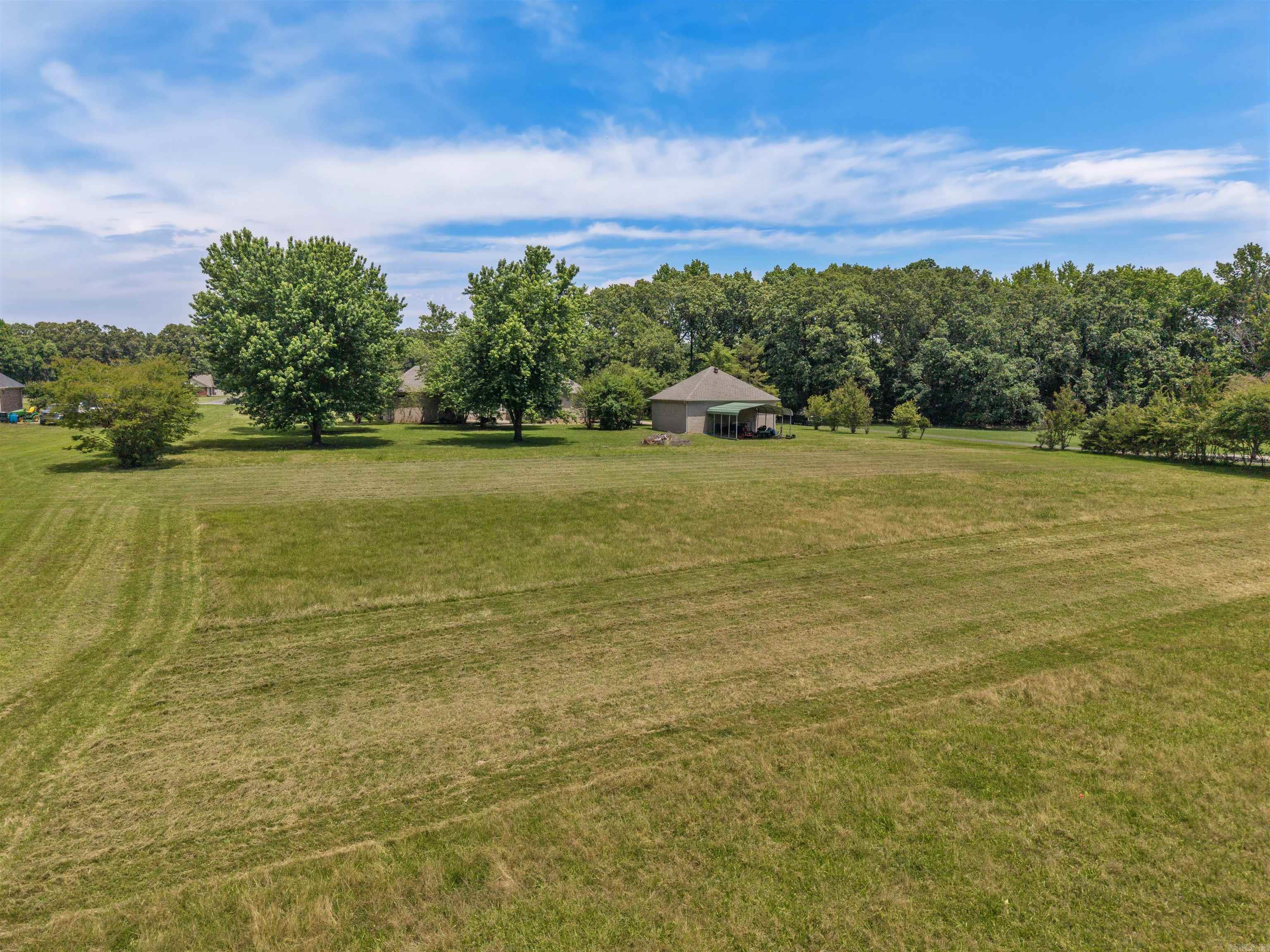 WOODMEADE - Residential