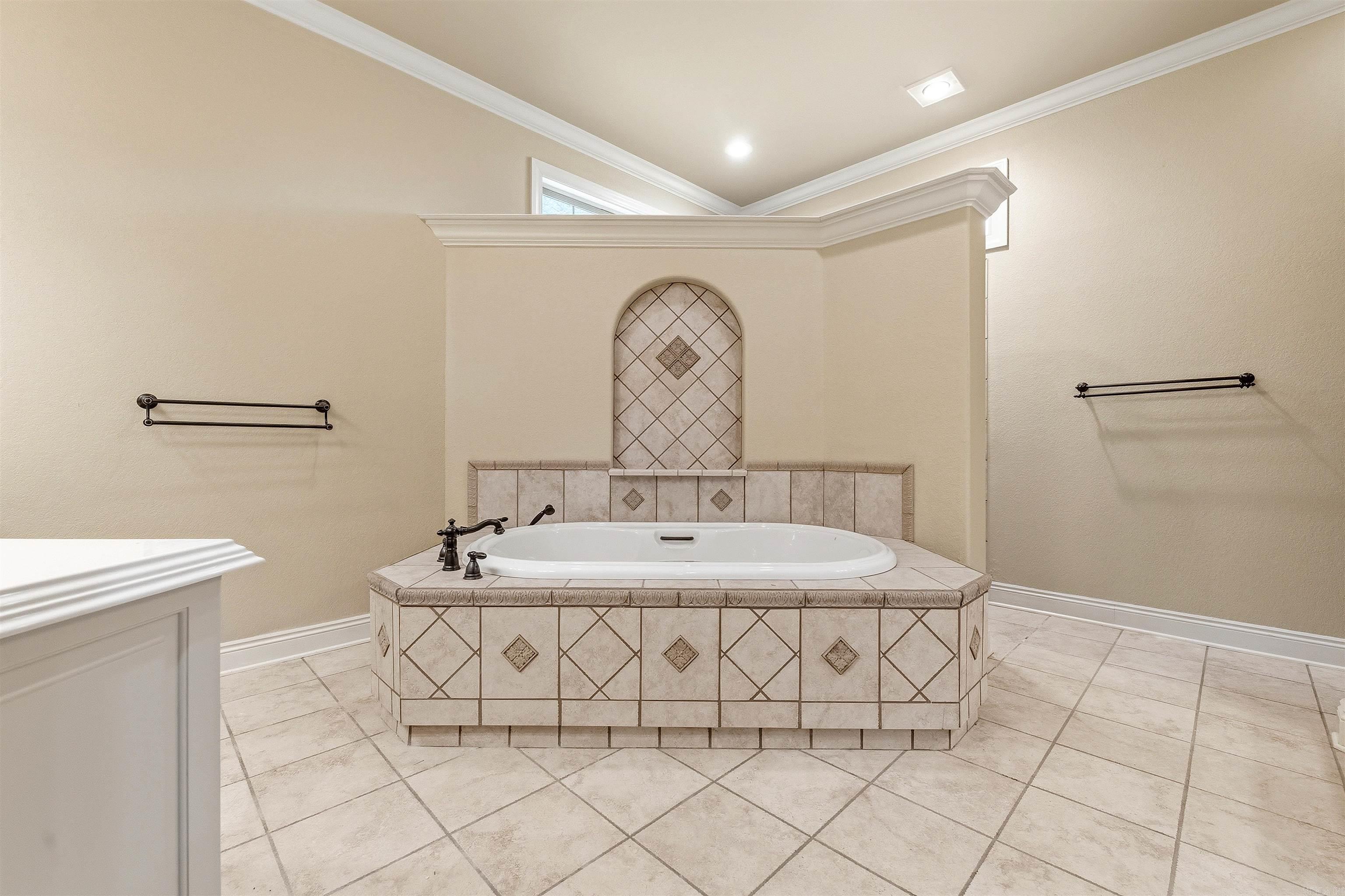 WOODMEADE - Residential