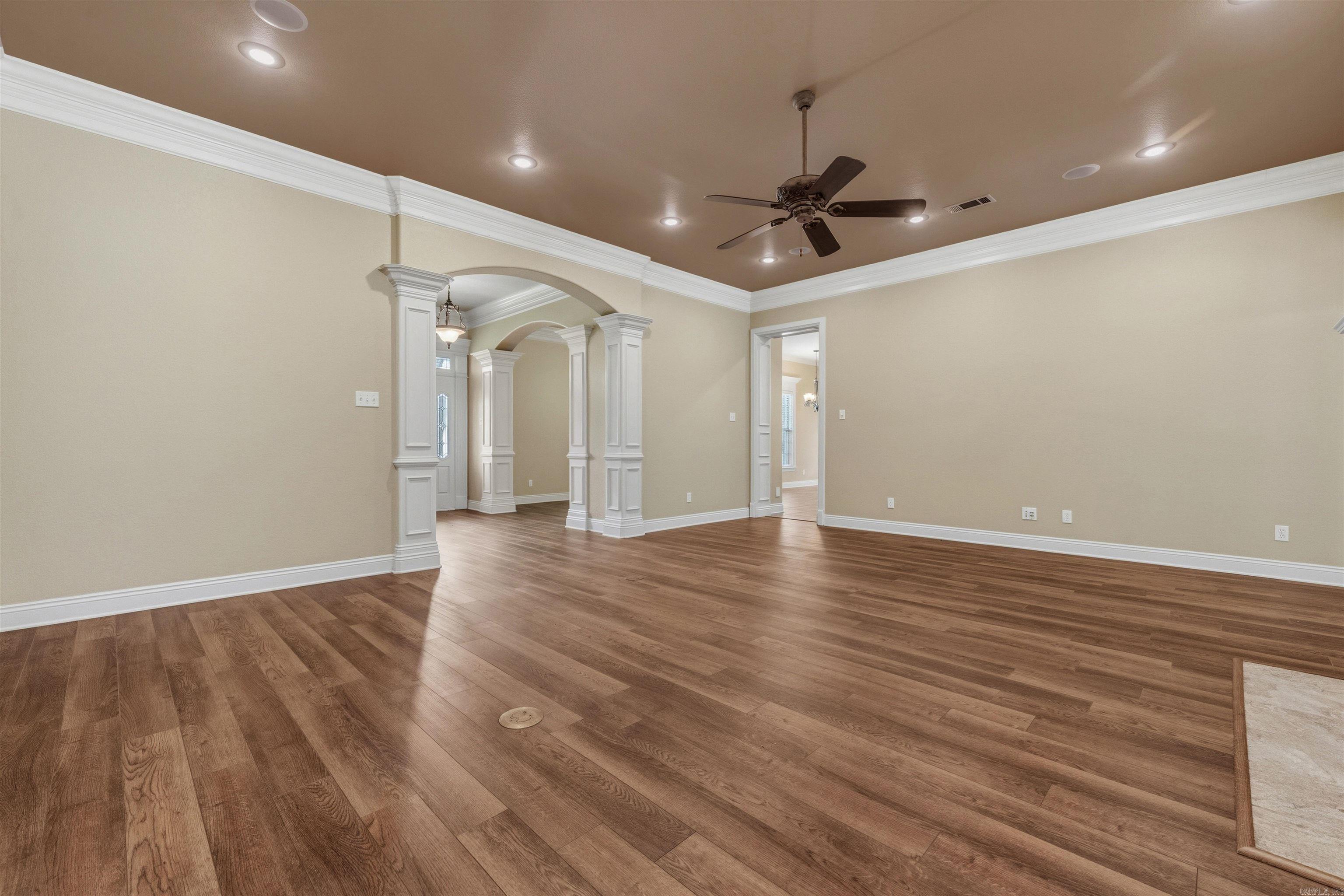 WOODMEADE - Residential