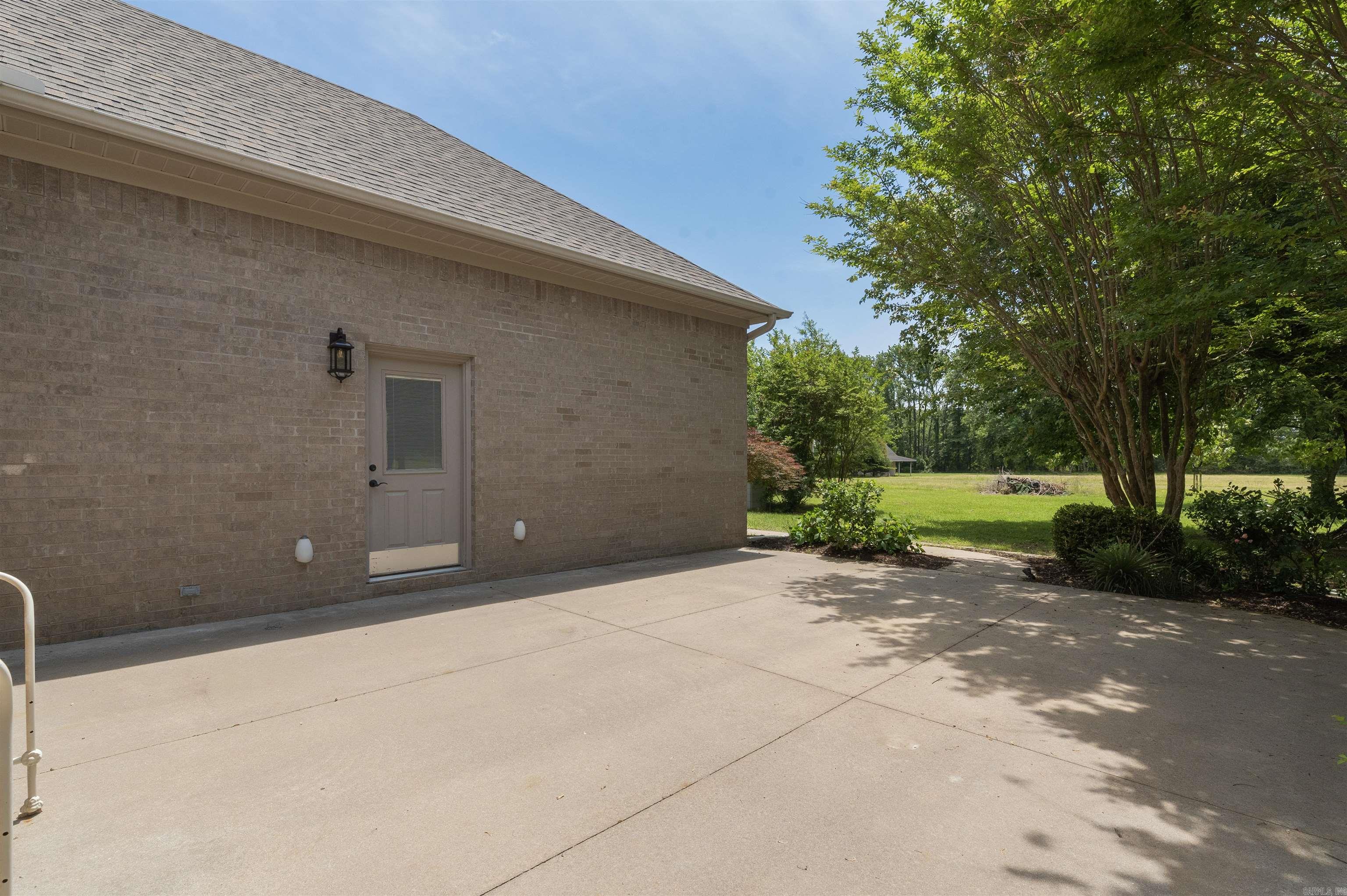 WOODMEADE - Residential