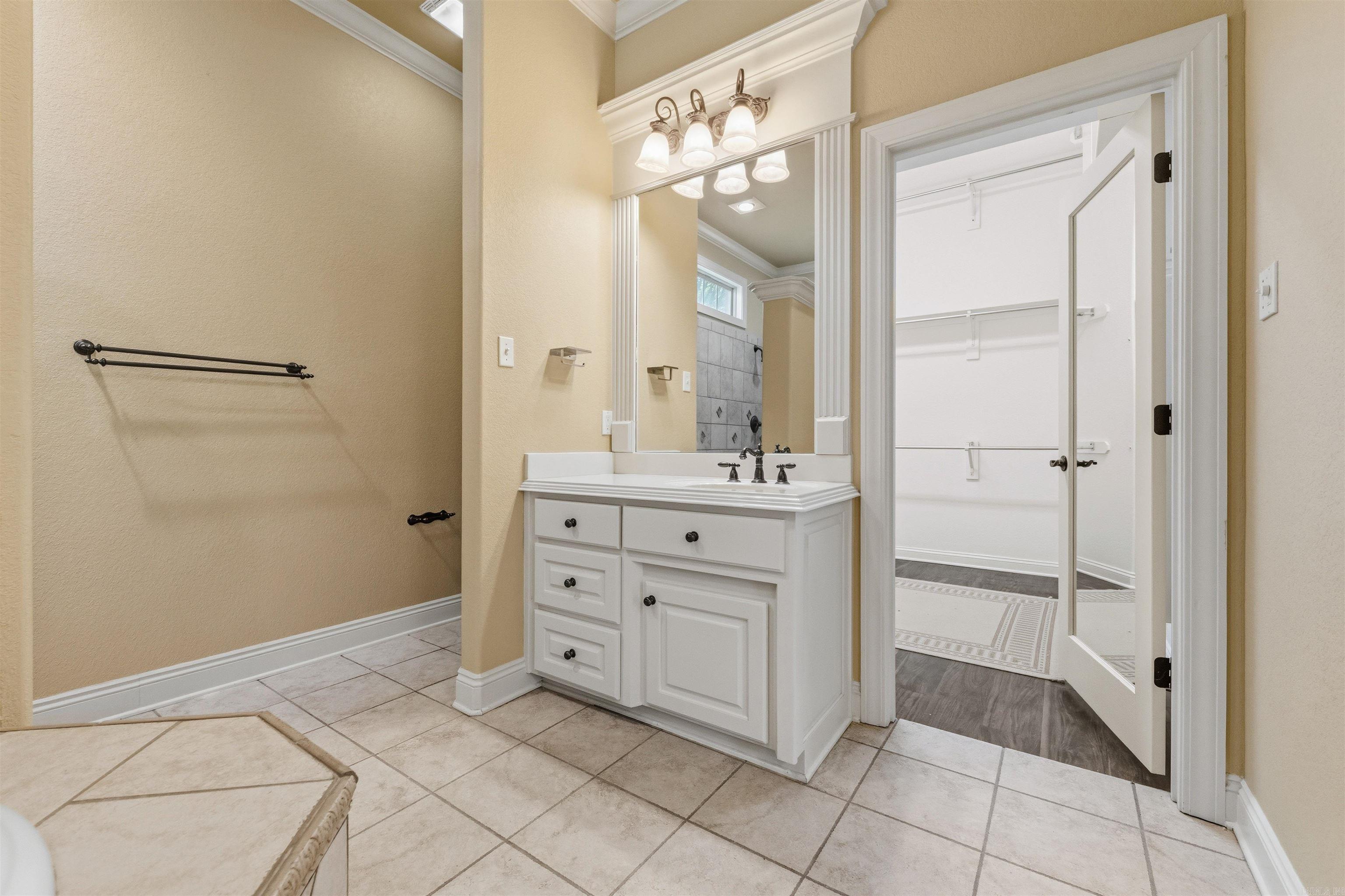 WOODMEADE - Residential