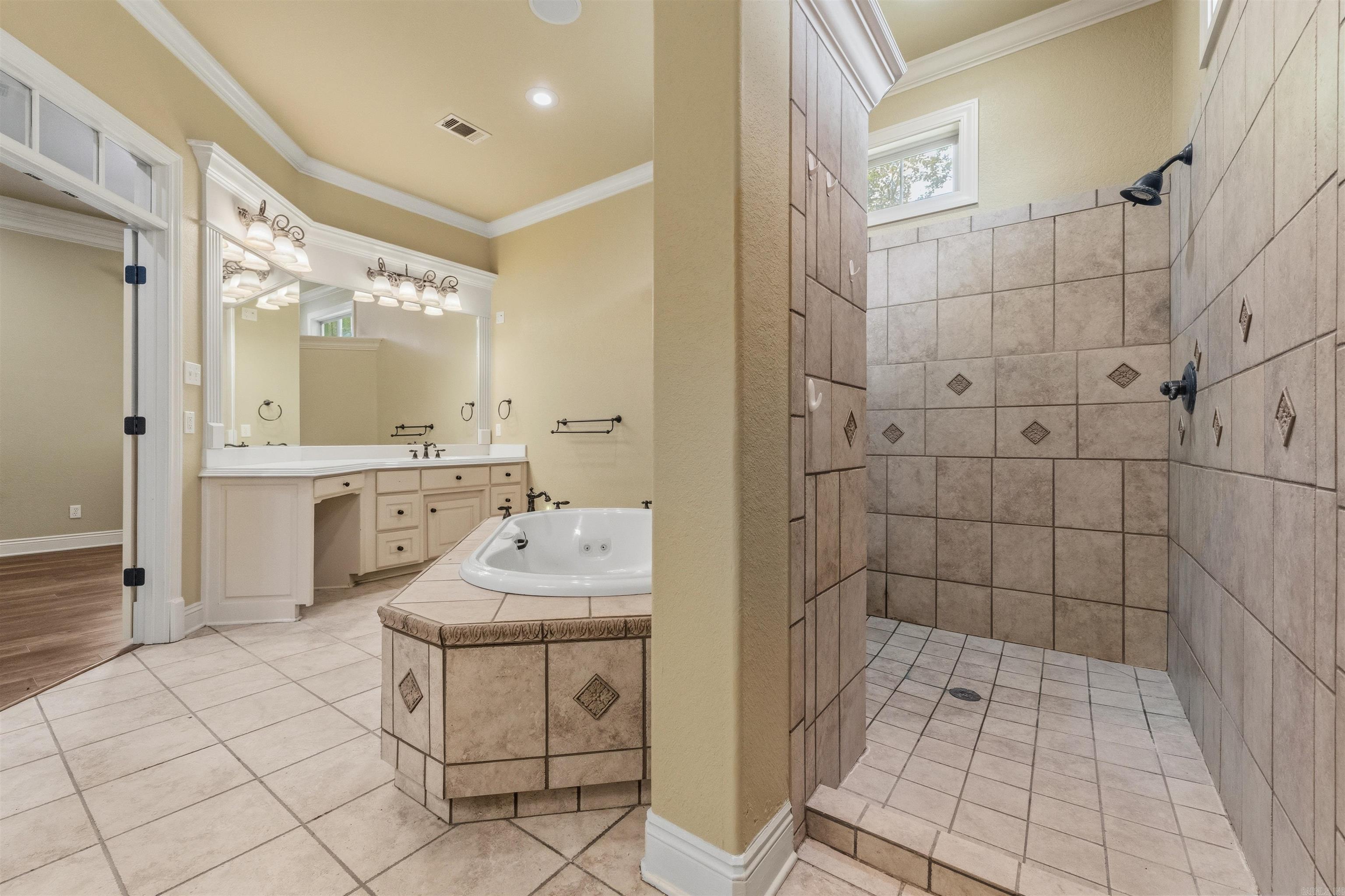 WOODMEADE - Residential
