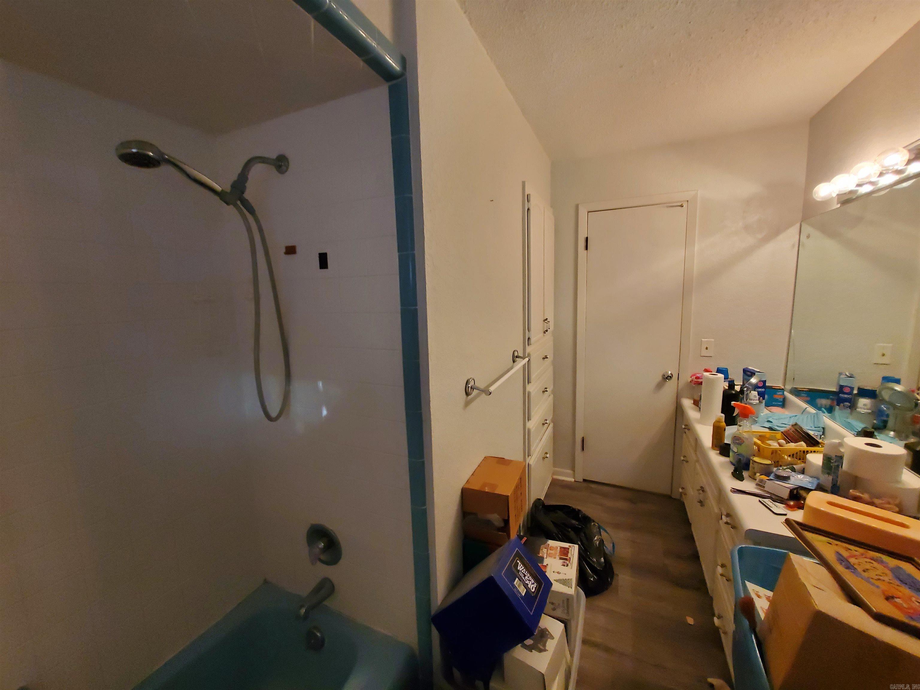 M&B PIGGOTT 2-20-8 - Residential