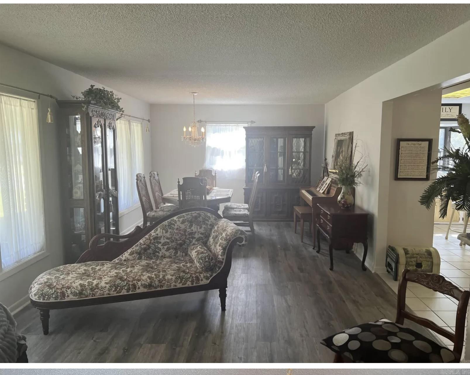 M&B PIGGOTT 2-20-8 - Residential