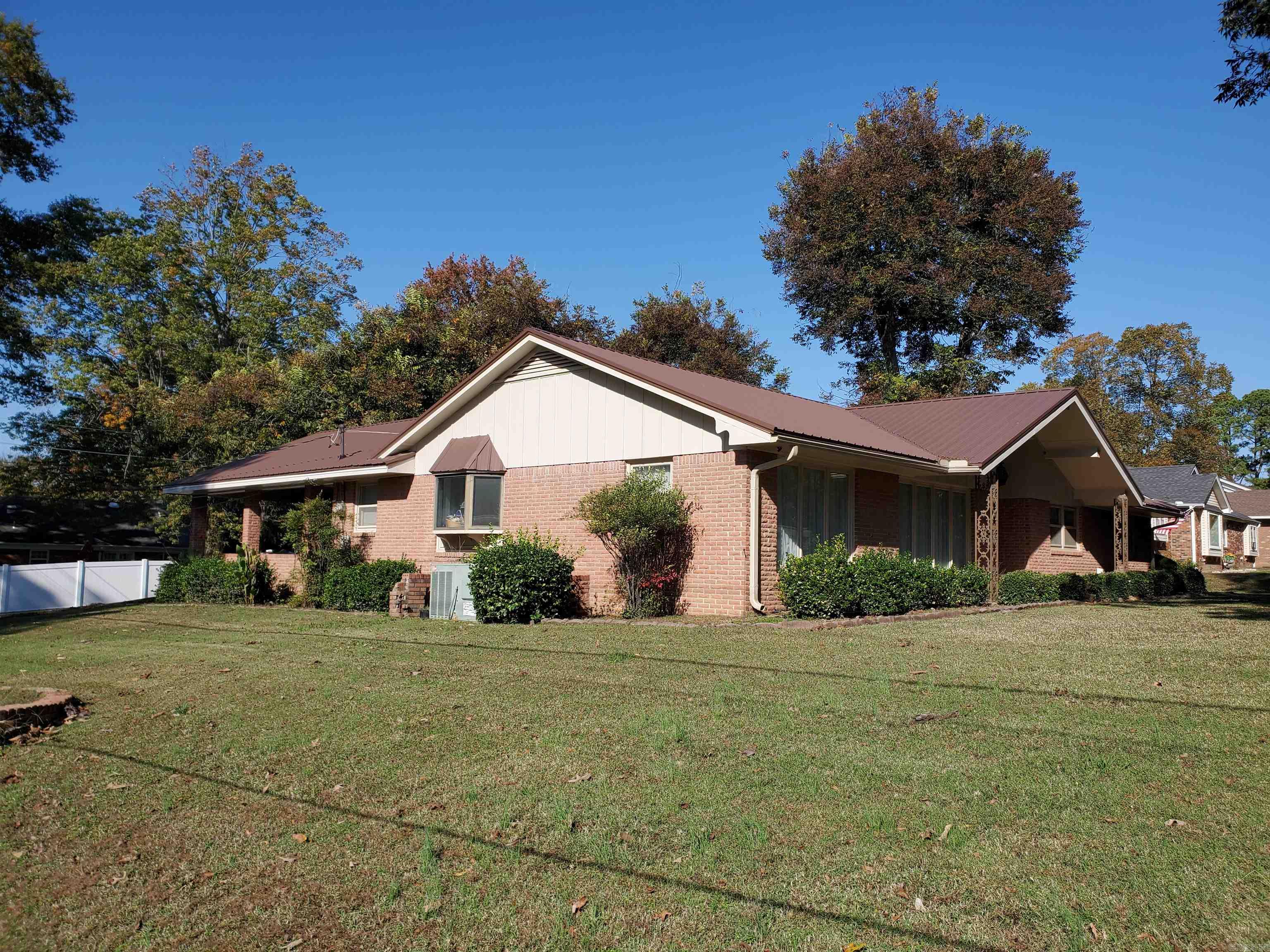 M&B PIGGOTT 2-20-8 - Residential