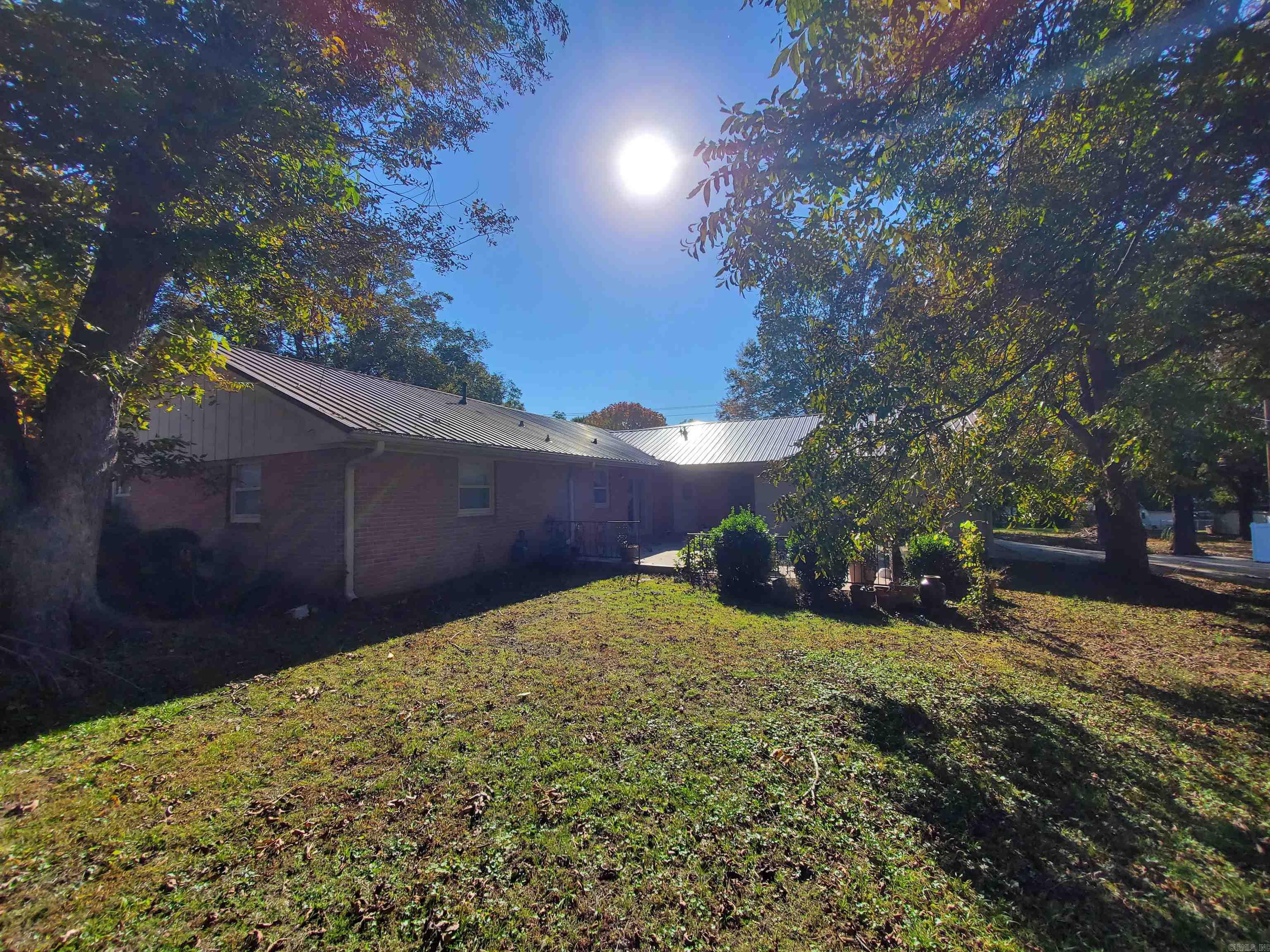 M&B PIGGOTT 2-20-8 - Residential