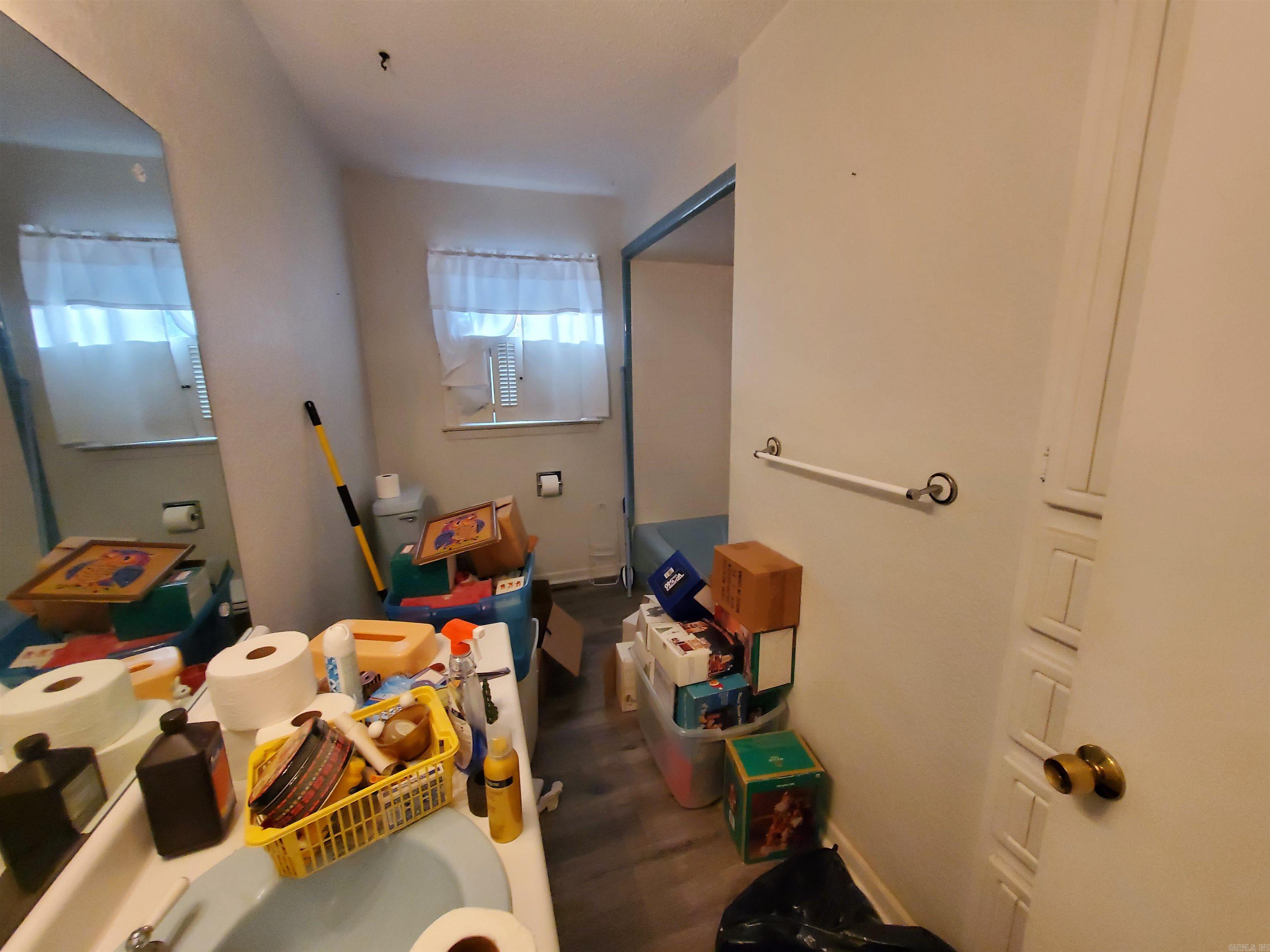 M&B PIGGOTT 2-20-8 - Residential