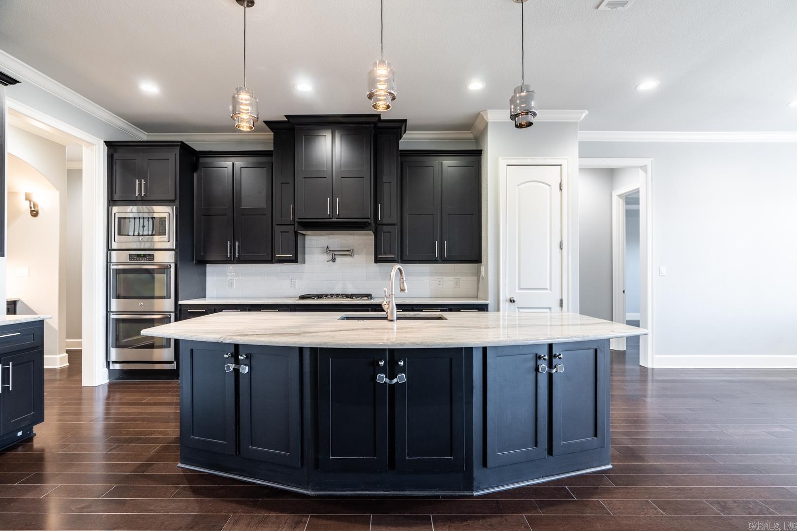 CHENAL VALLEY "ENSBURY PLACE" - Residential