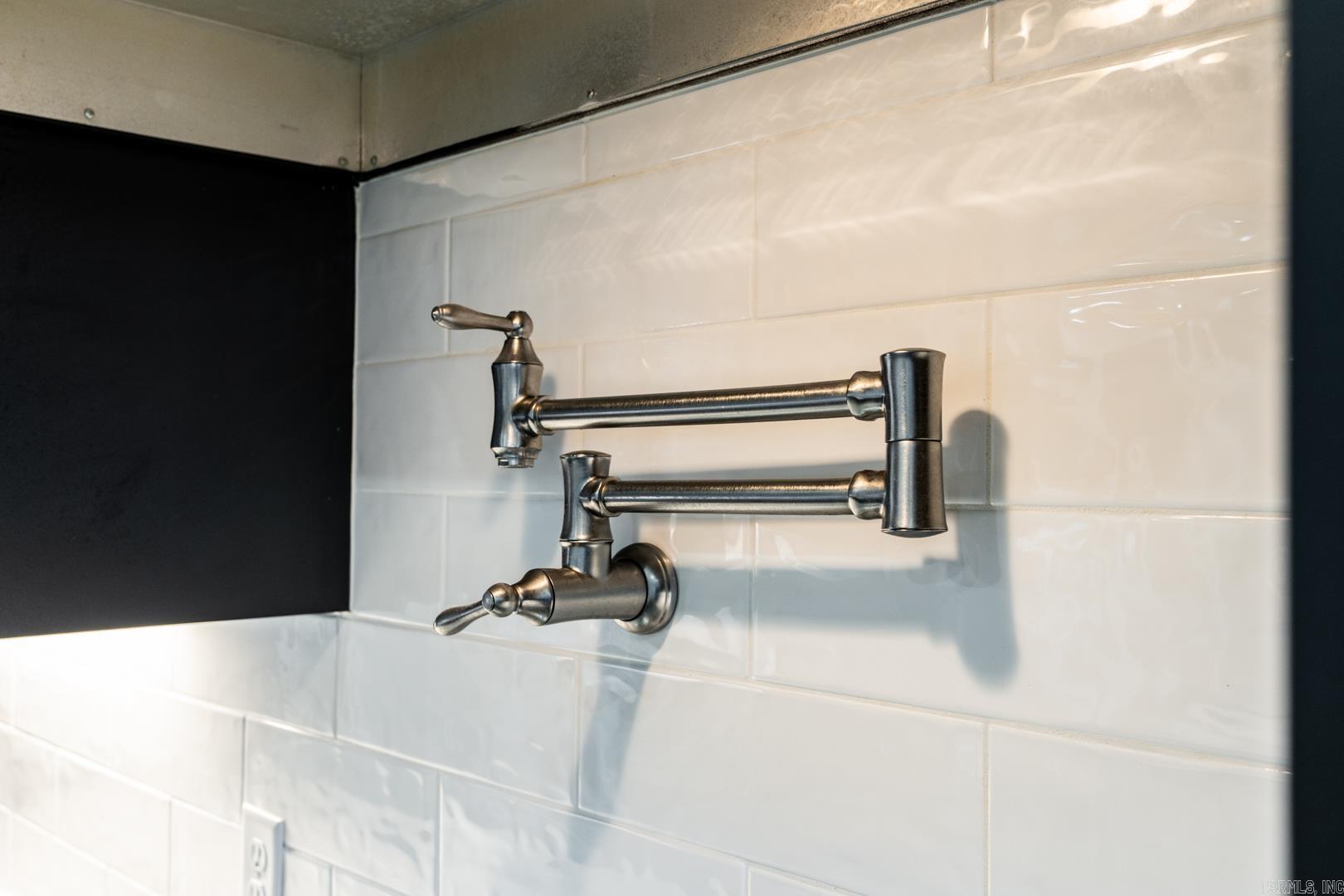 CHENAL VALLEY "ENSBURY PLACE" - Residential