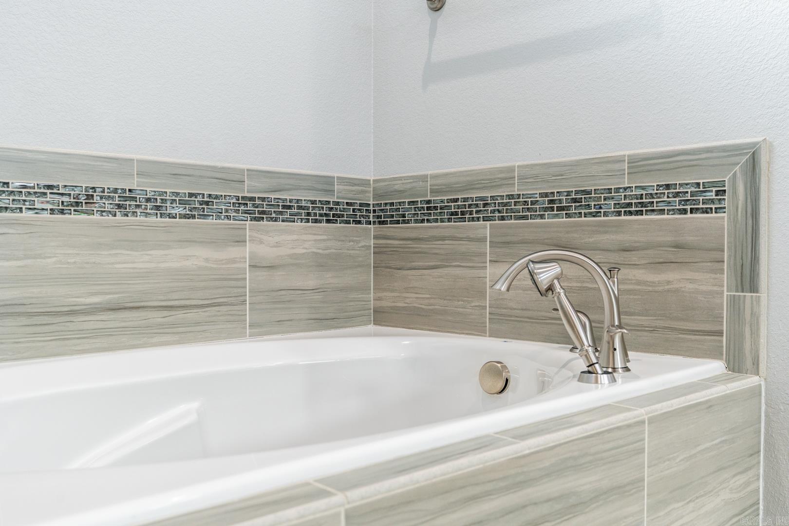 CHENAL VALLEY "ENSBURY PLACE" - Residential