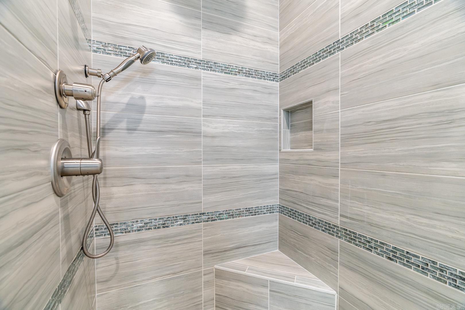 CHENAL VALLEY "ENSBURY PLACE" - Residential