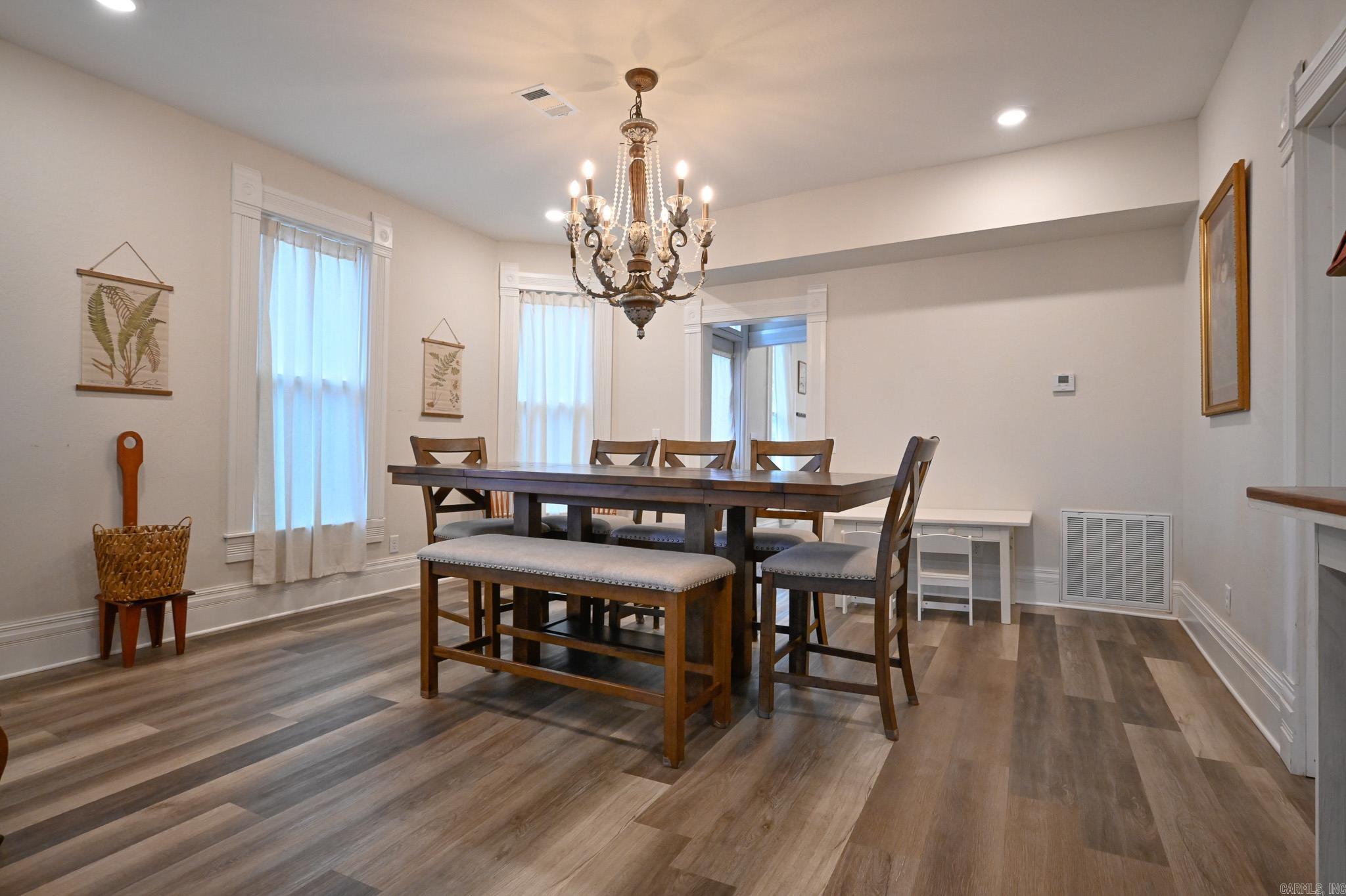 MENA ORIGINAL - Residential