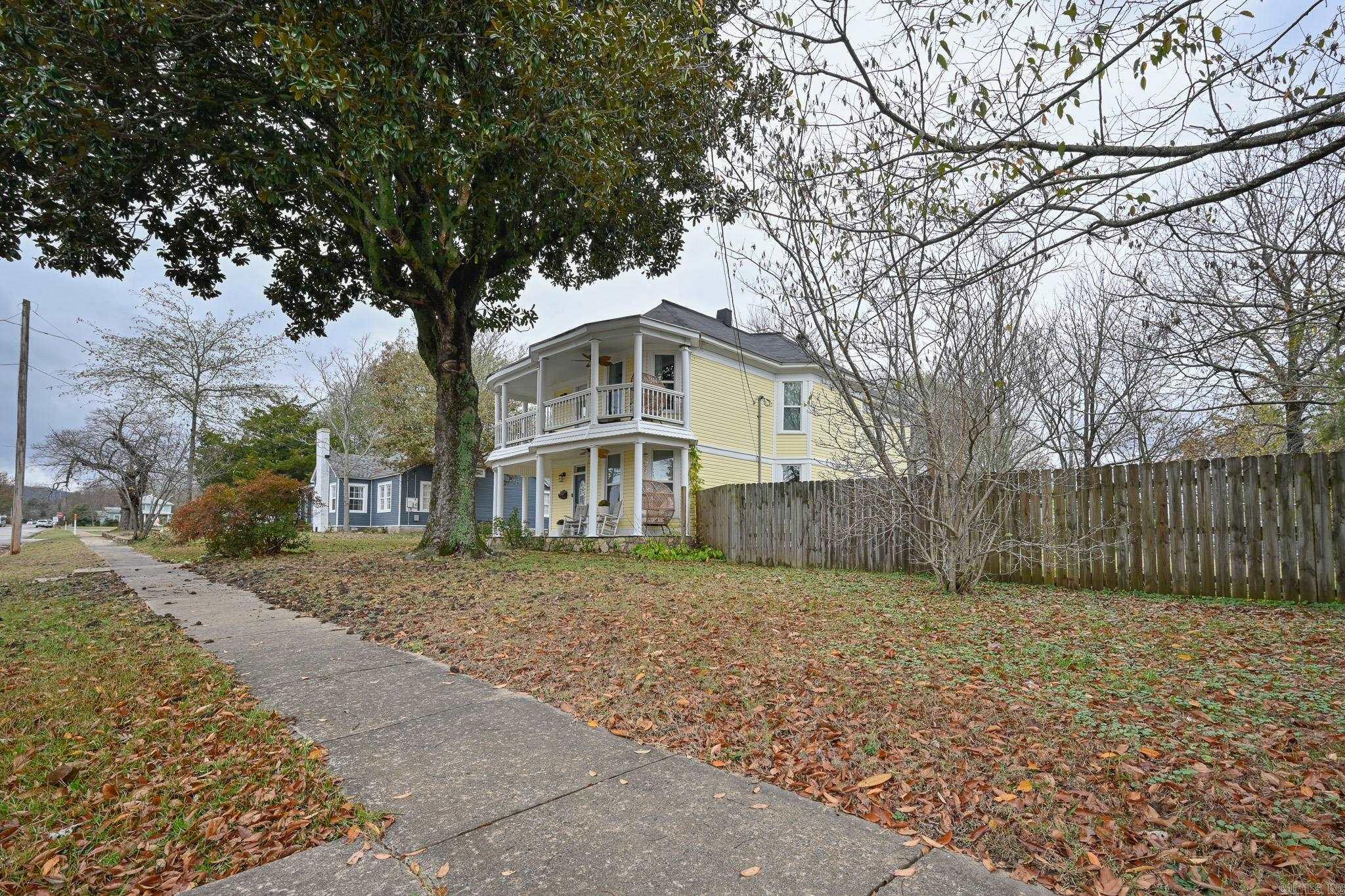 MENA ORIGINAL - Residential