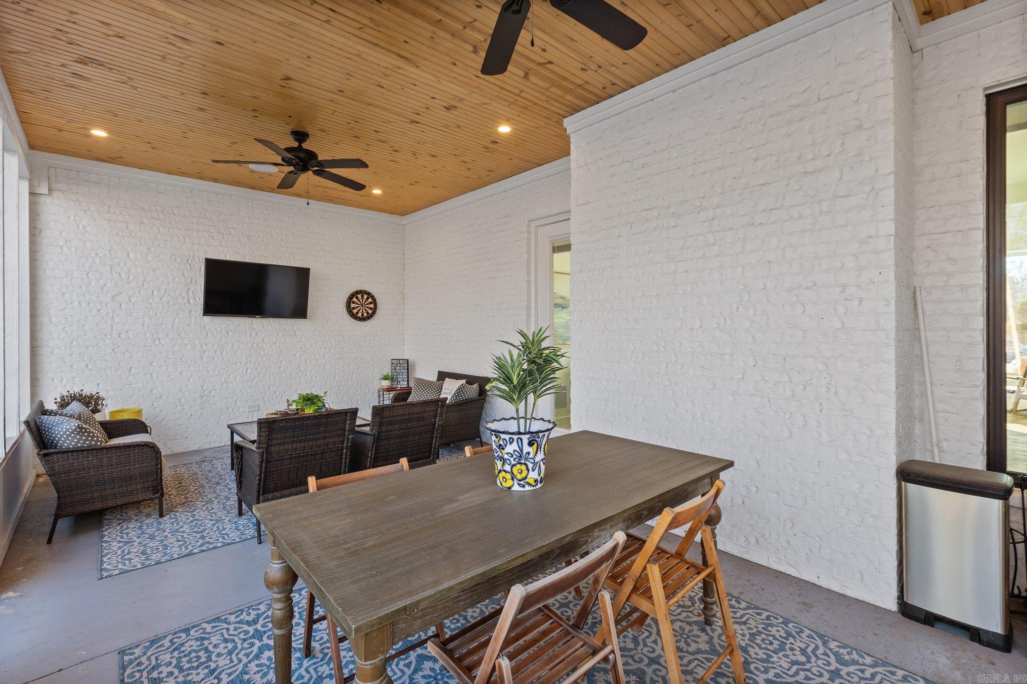 THE STABLES - Residential