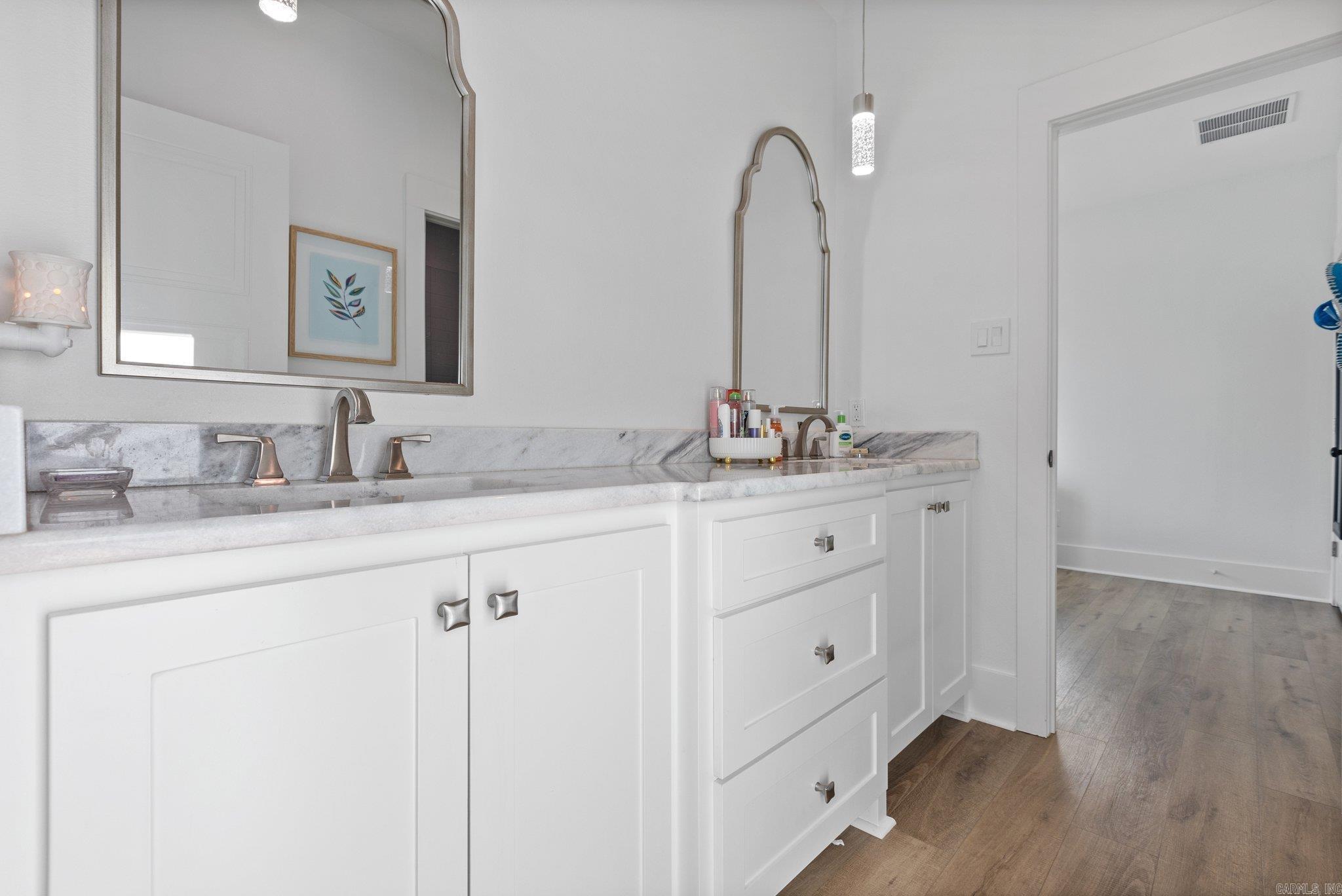 THE STABLES - Residential