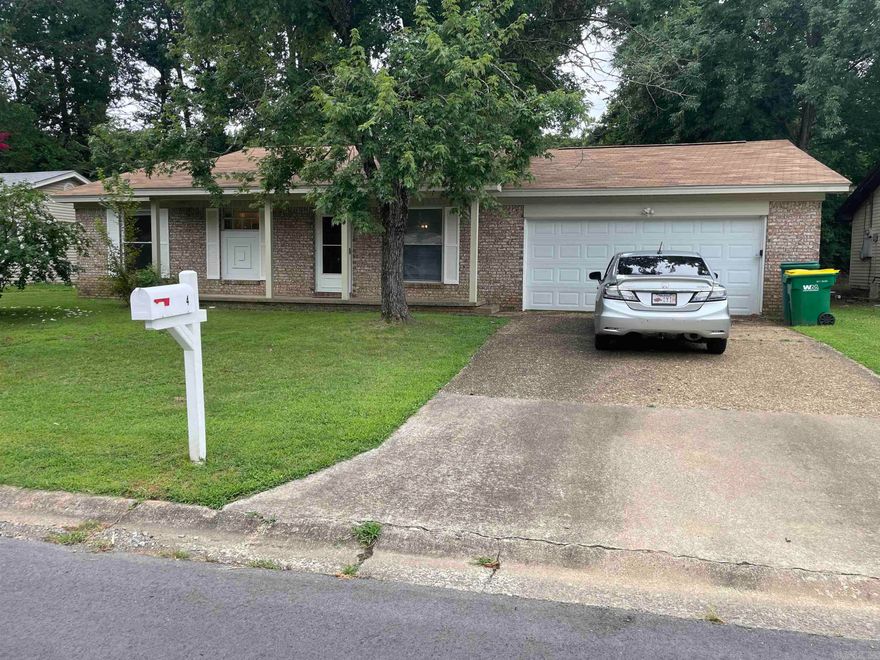 You won't want to miss this lovely 3 bedroom 2 bath single story home with 2 car garage. This home has many great features such as 2 living areas, laminate wood floors throughout, new stove in the kitchen, newer windows, and the roof is less than 2 years old. Conveniently located close to Hwy. 67/167, schools, shopping and the Little Rock Air Force Base.