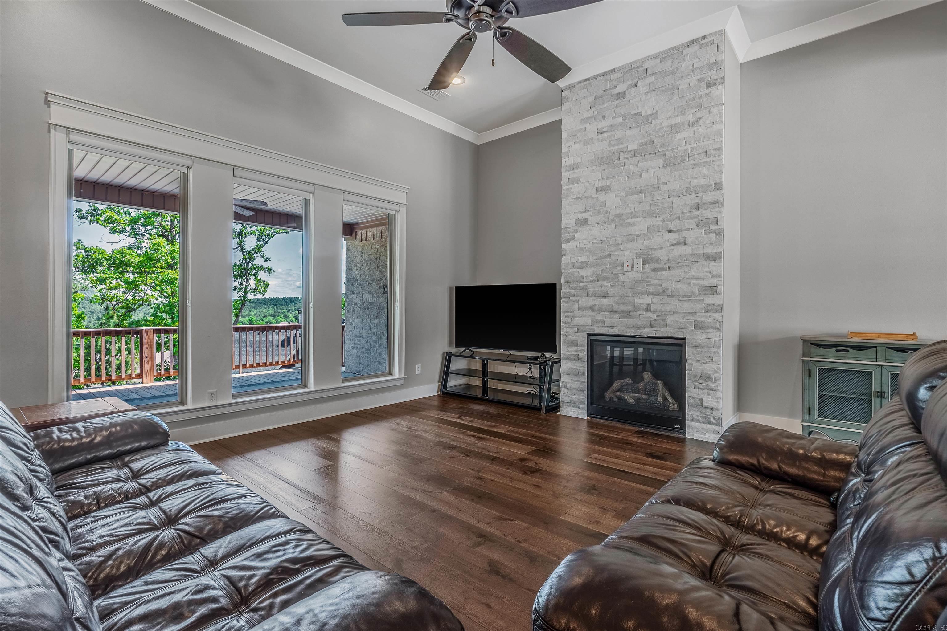 CHENAL VALLEY "CAUREL COURT" - Residential