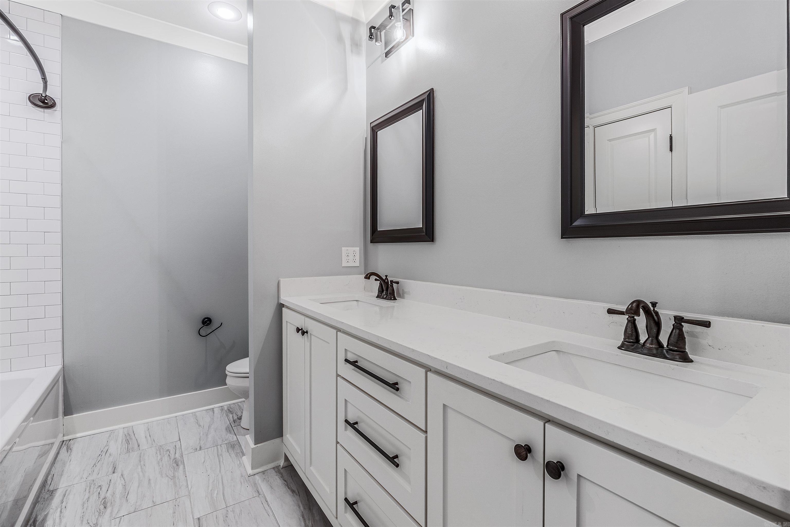 CHENAL VALLEY "CAUREL COURT" - Residential