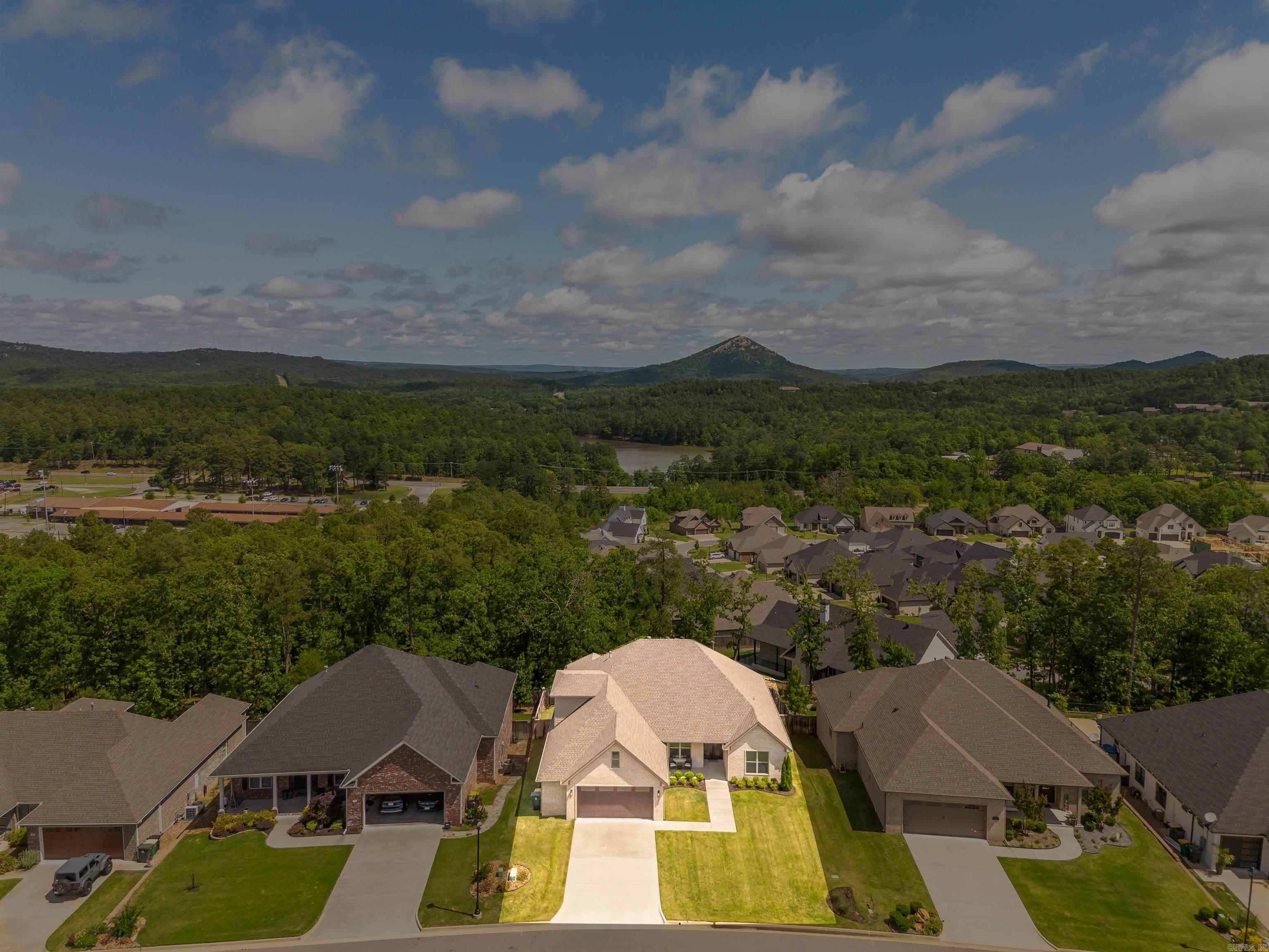 CHENAL VALLEY "CAUREL COURT" - Residential