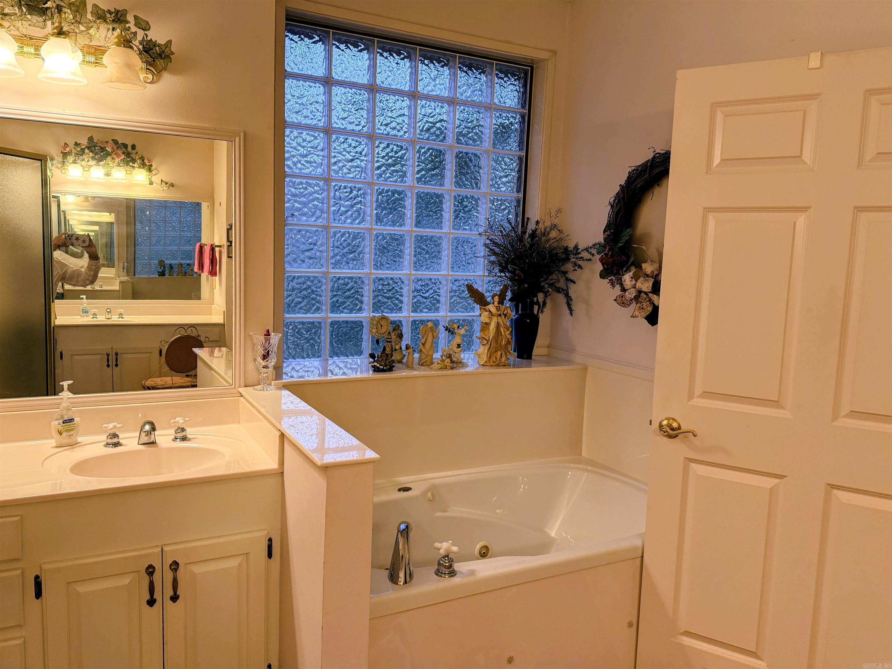 VIEW HILLS - Residential