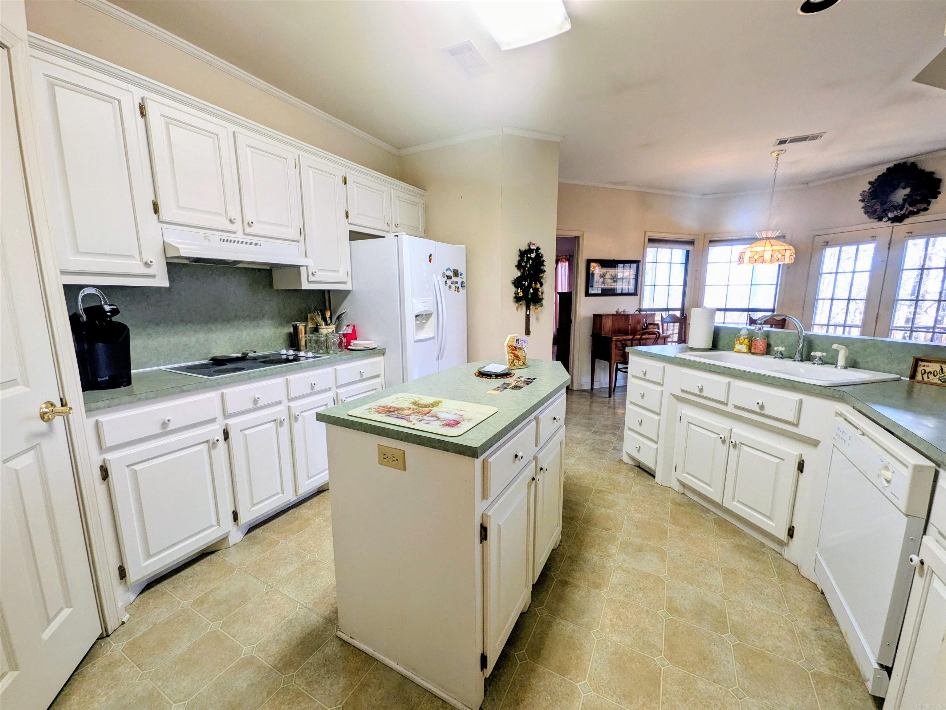 VIEW HILLS - Residential