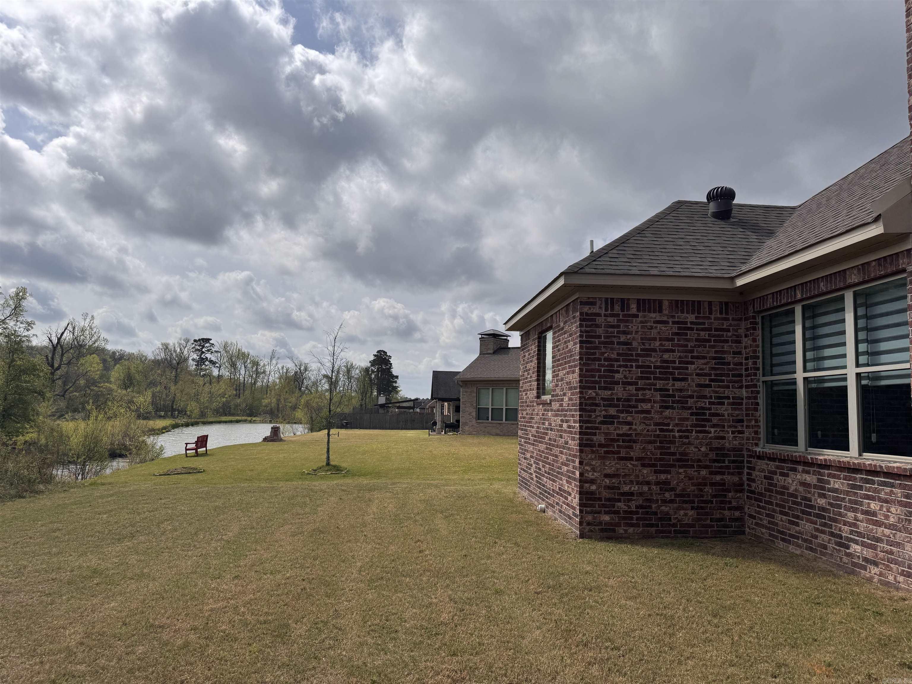 NORTH SHORE @ HURRICANE LAKE EST - Residential