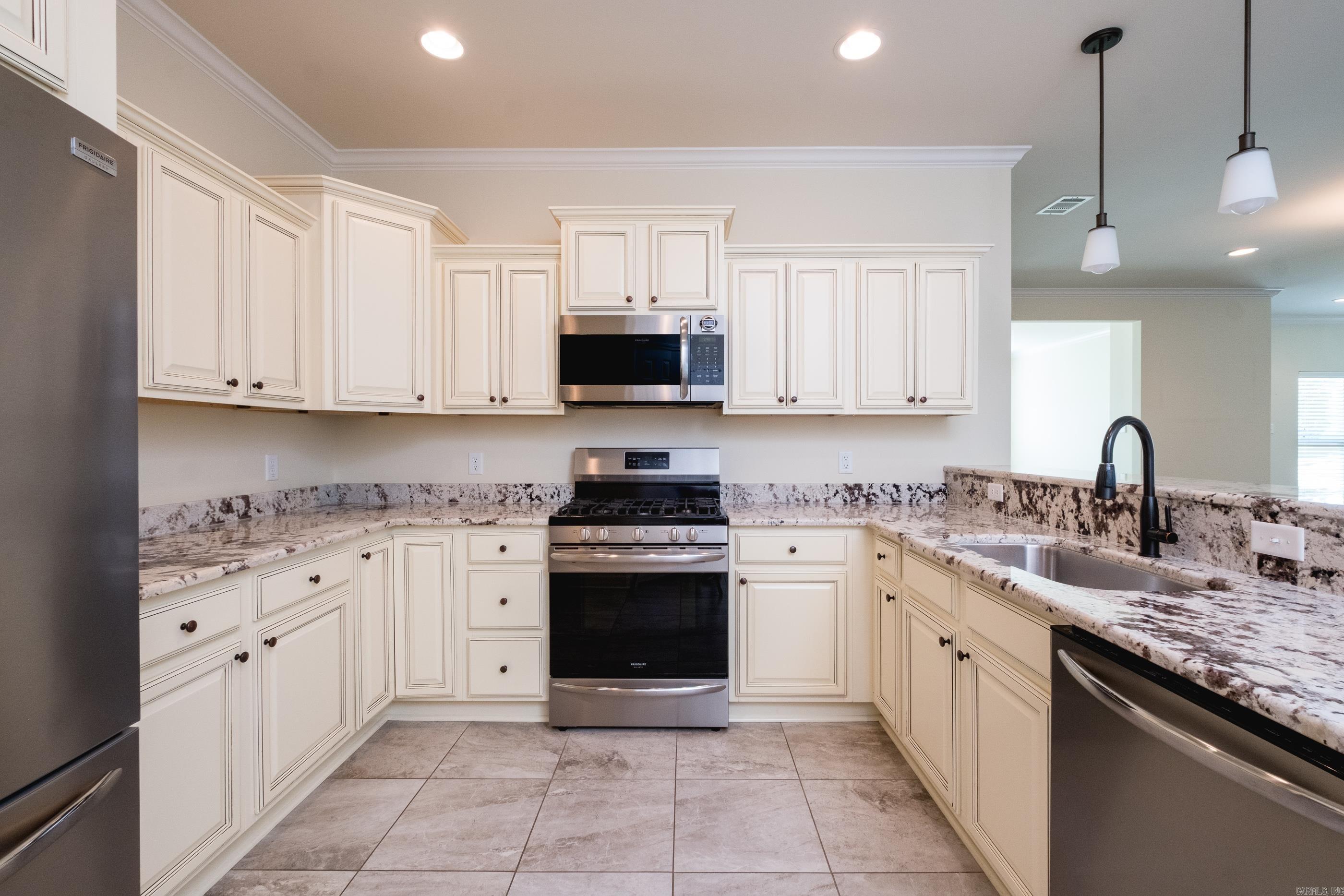 MOUNTAIN TERRACE ESTATES TOWNHOM - Residential
