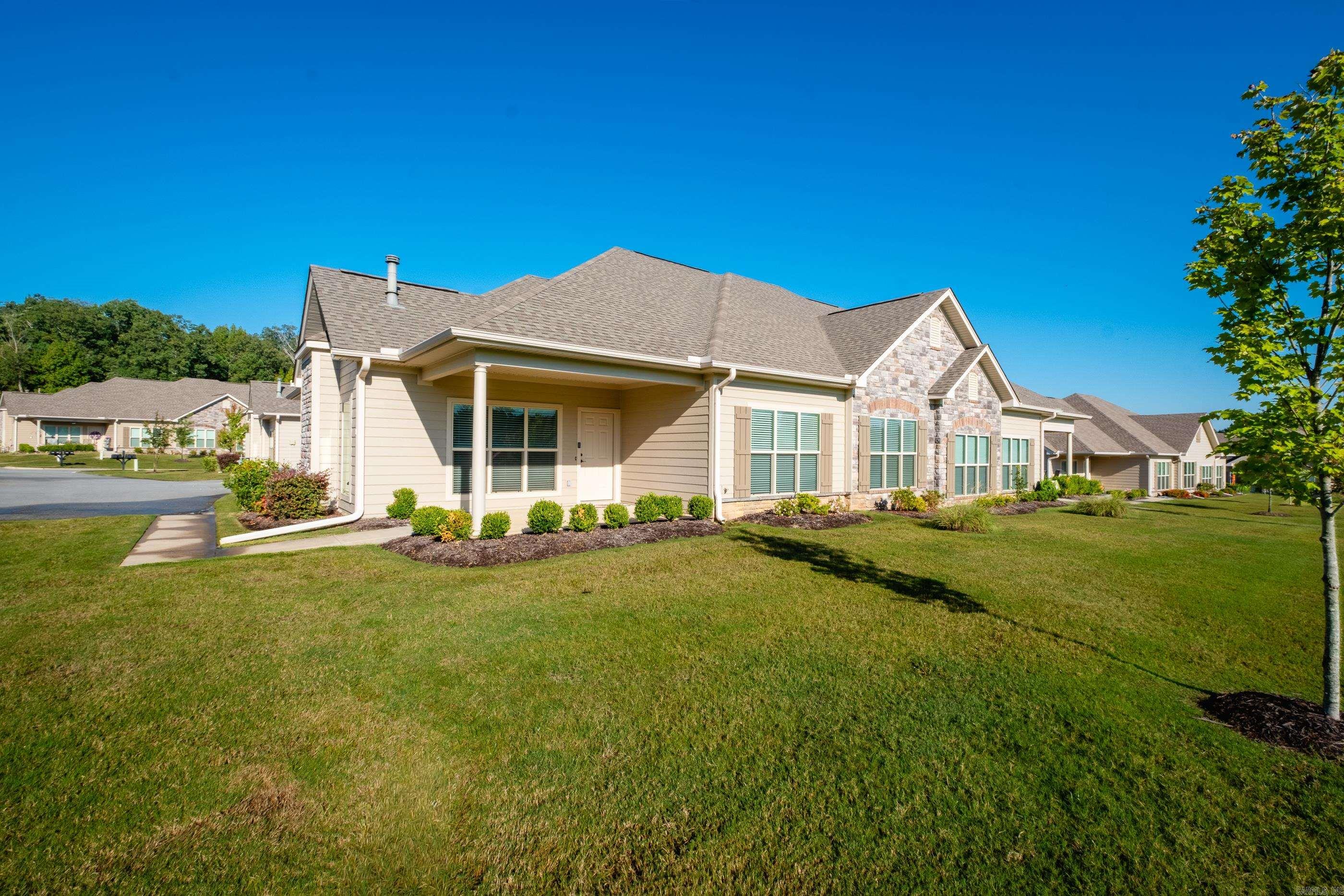 MOUNTAIN TERRACE ESTATES TOWNHOM - Residential