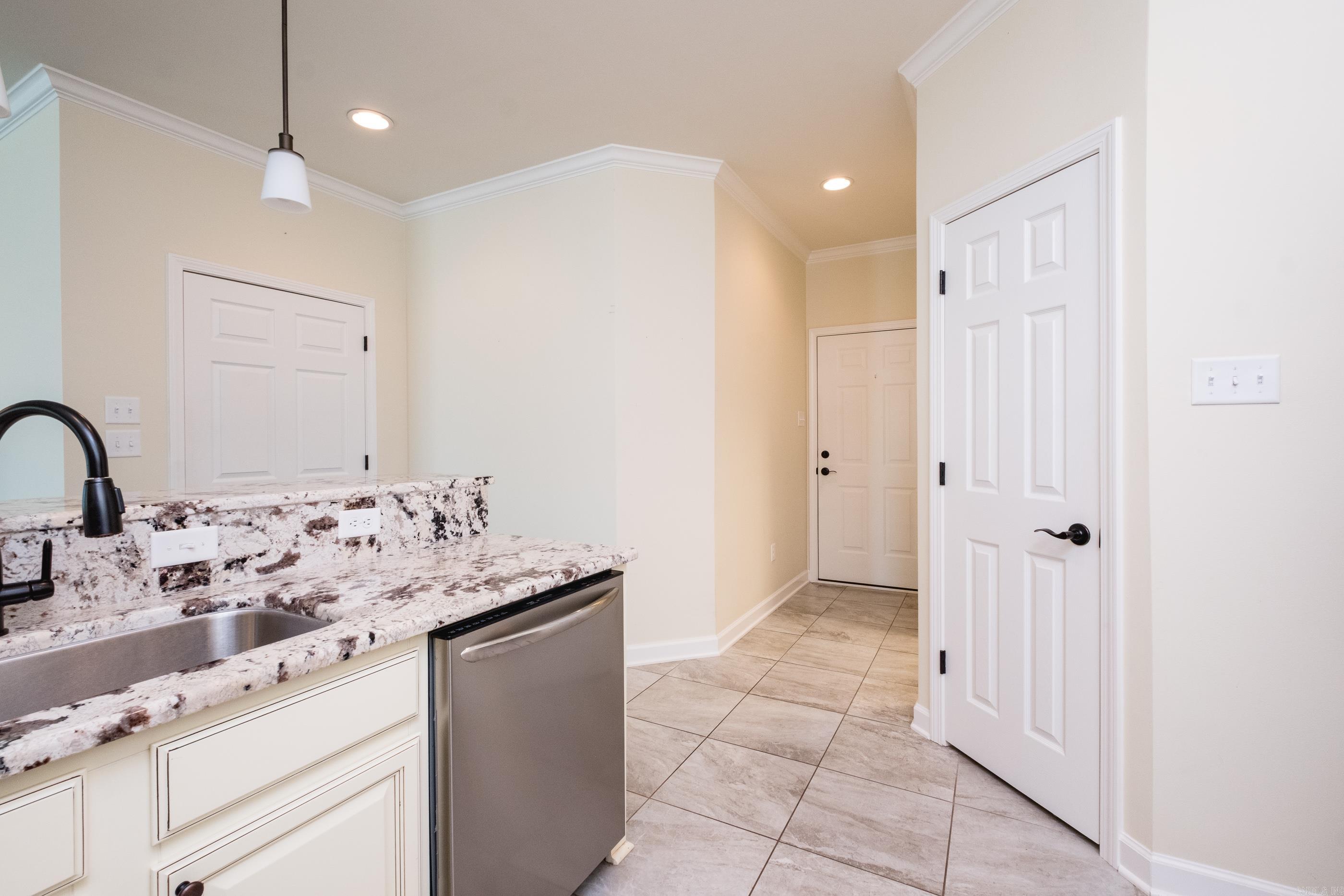 MOUNTAIN TERRACE ESTATES TOWNHOM - Residential