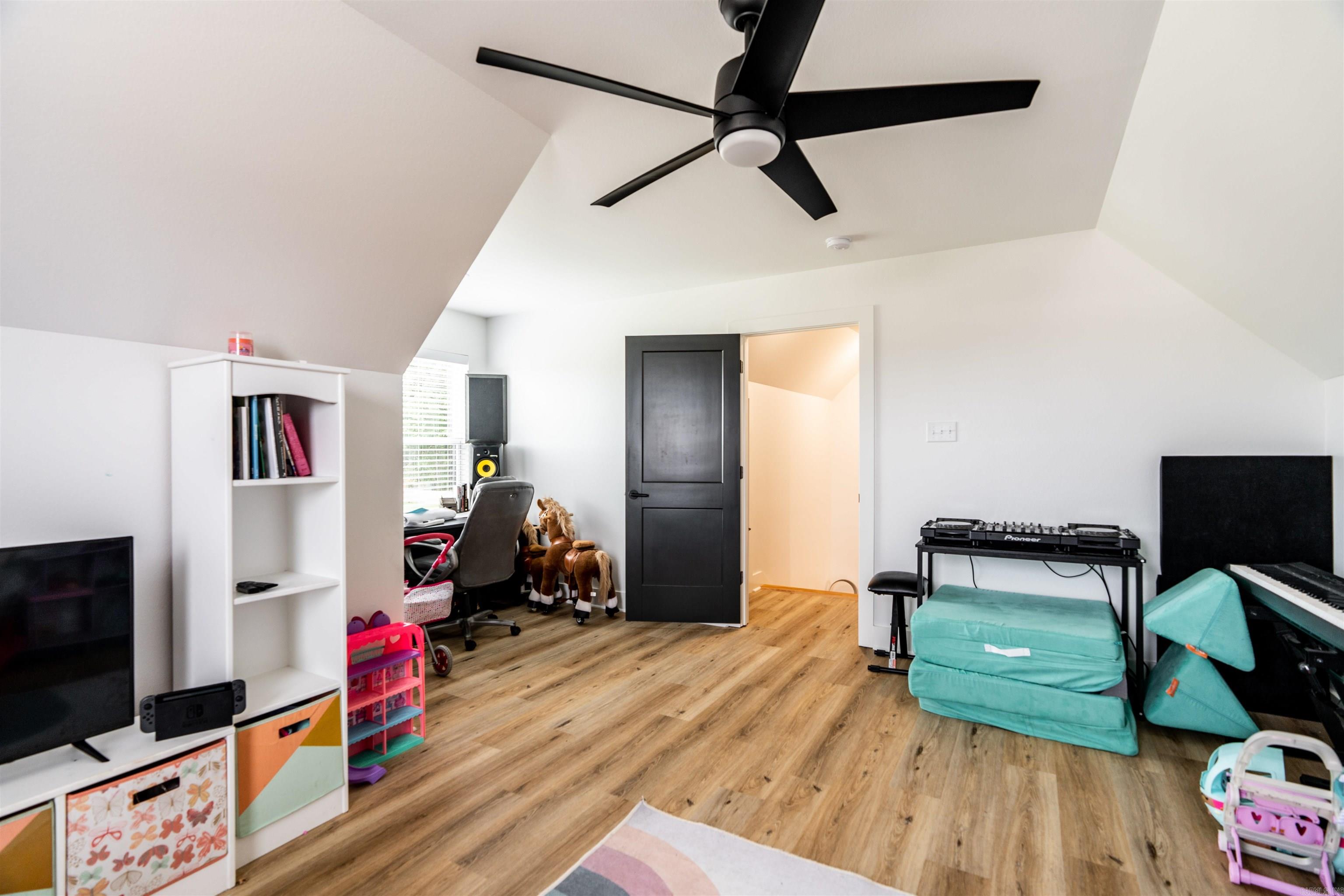 MOUNT TABOR ESTATES - Residential