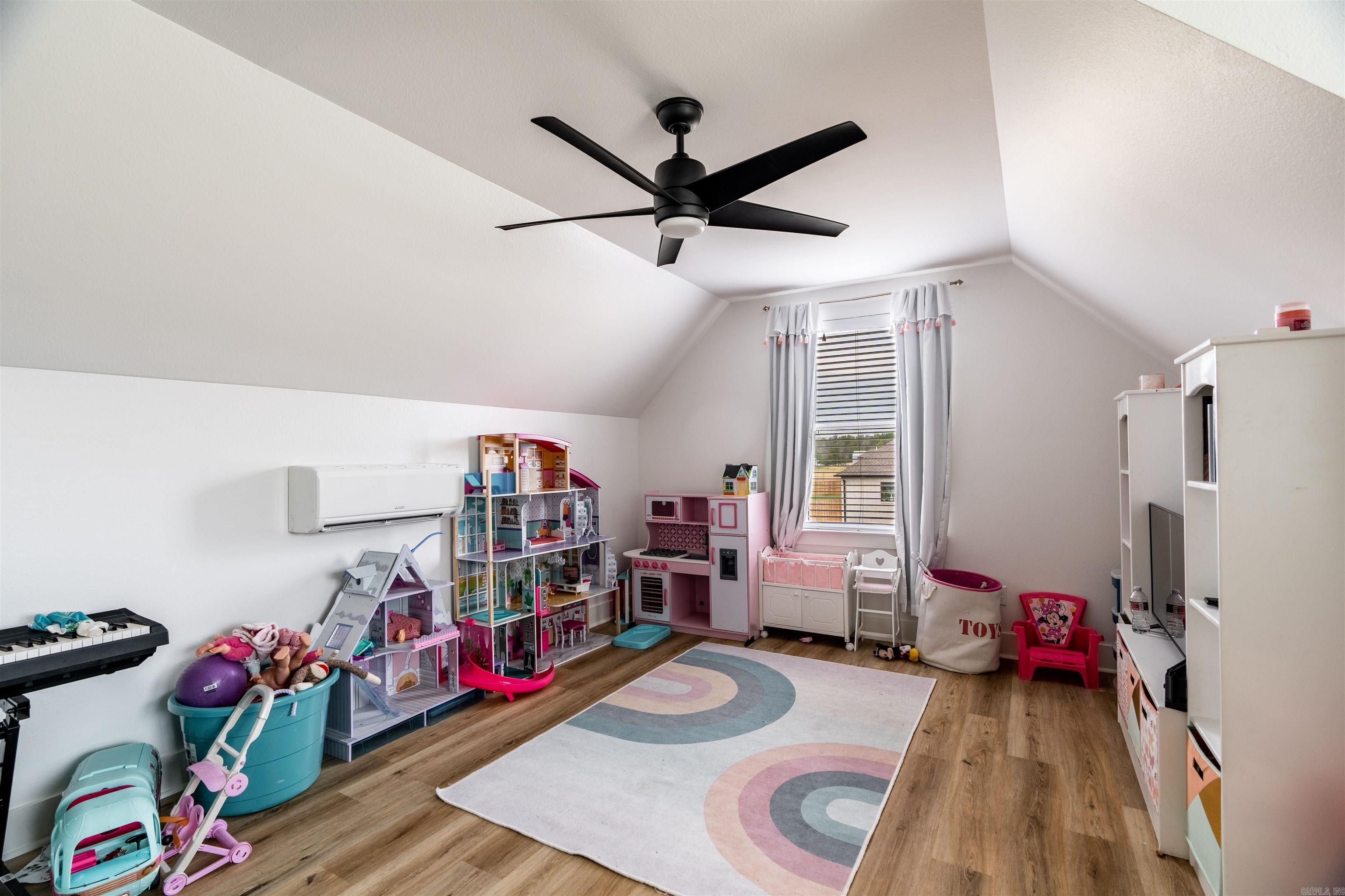 MOUNT TABOR ESTATES - Residential