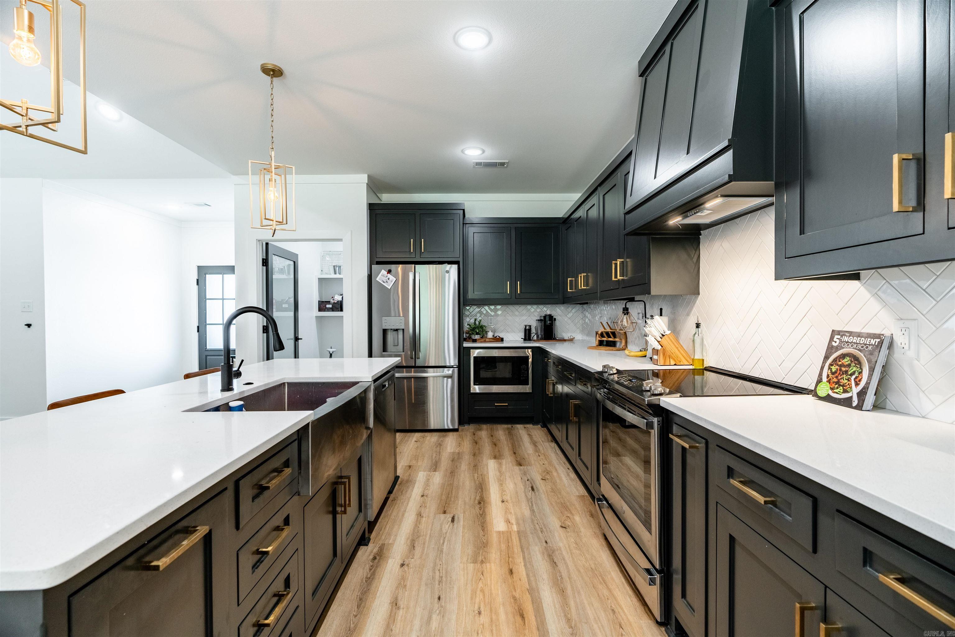 MOUNT TABOR ESTATES - Residential